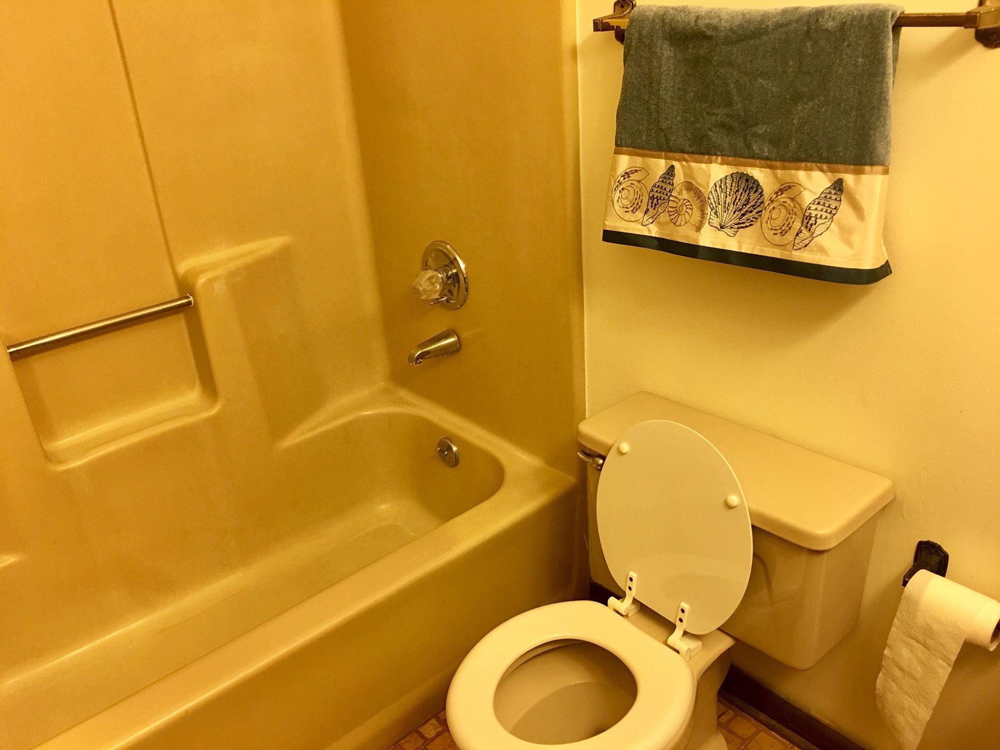 WHISPERING LAKES ESTATES - Residential