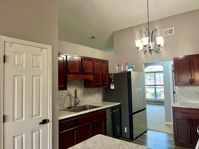 CREETWOOD PLACE - Residential Lease