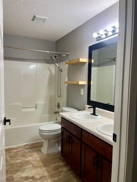 CREETWOOD PLACE - Residential Lease