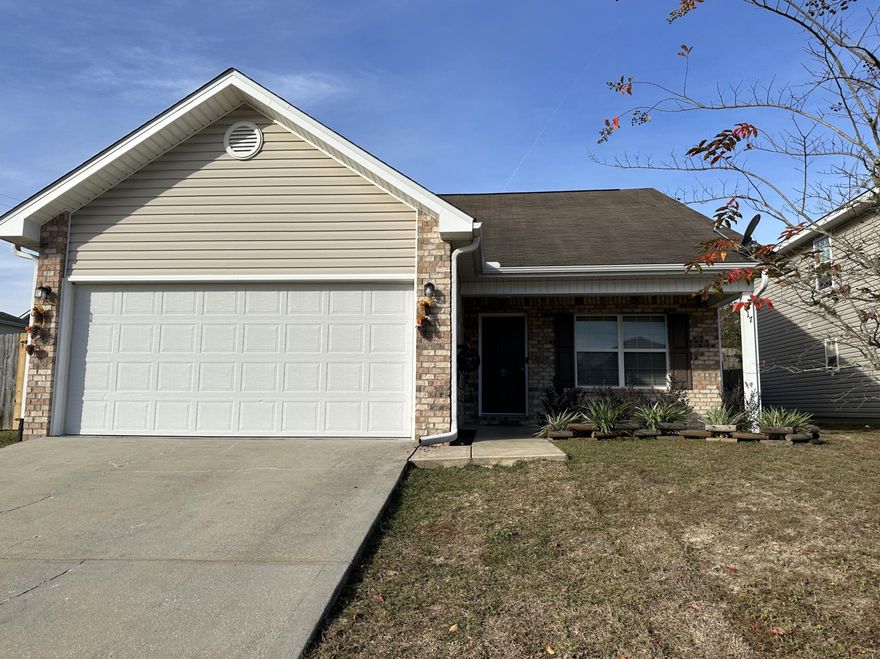 Nice 4 bedroom, 3 bath home with bonus room! This 2 story home features a down stairs Primary bedroom, kitchen with breakfast bar and pantry, and open floor plan. Upstairs has 3 bedrooms, full bath and a bonus room. The backyard is privacy fenced and has a deck for your patio furniture. HOA maintains the front yard for you! Great location in north east Crestview and close to restaurants, movie theater and schools.