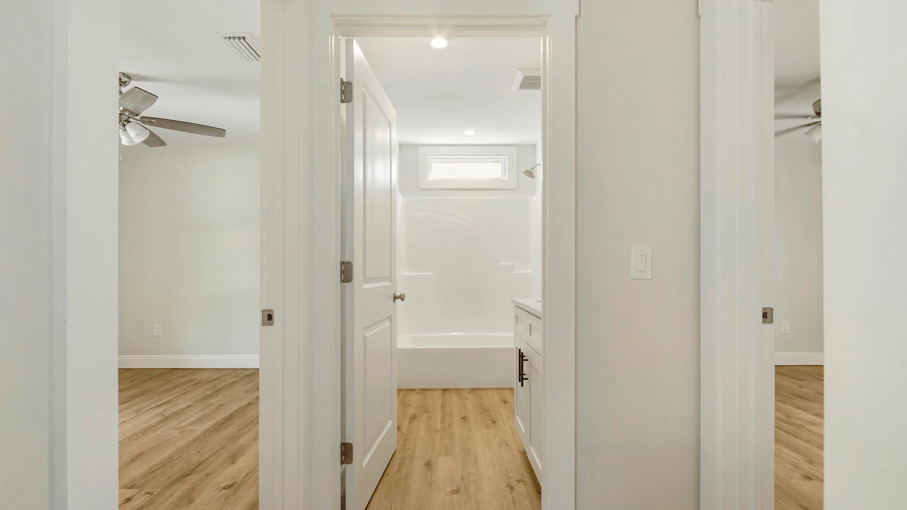 Defuniak Springs, Florida 32433, United States, 3 Bedrooms Bedrooms, ,2 BathroomsBathrooms,Residential,Active,111214