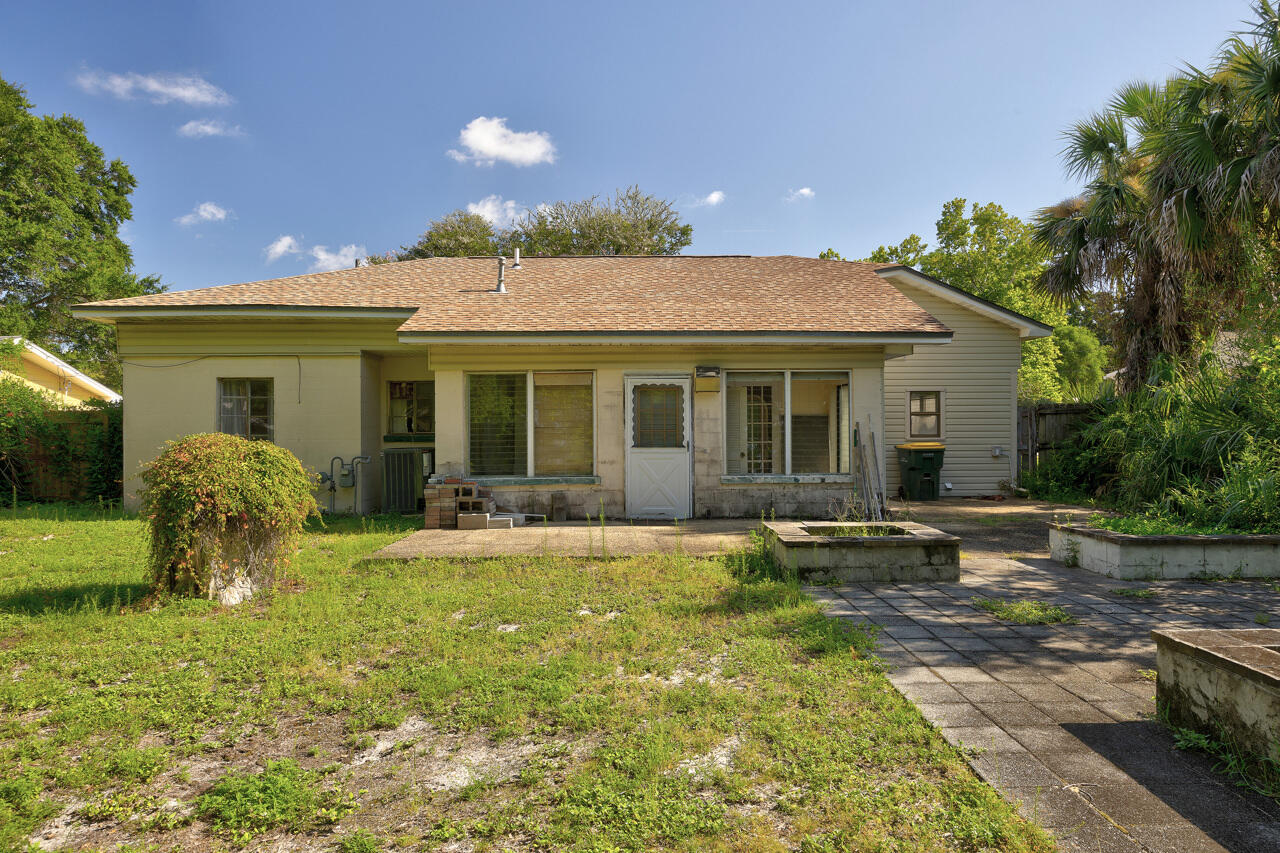 ELLIOTTS POINT - Residential