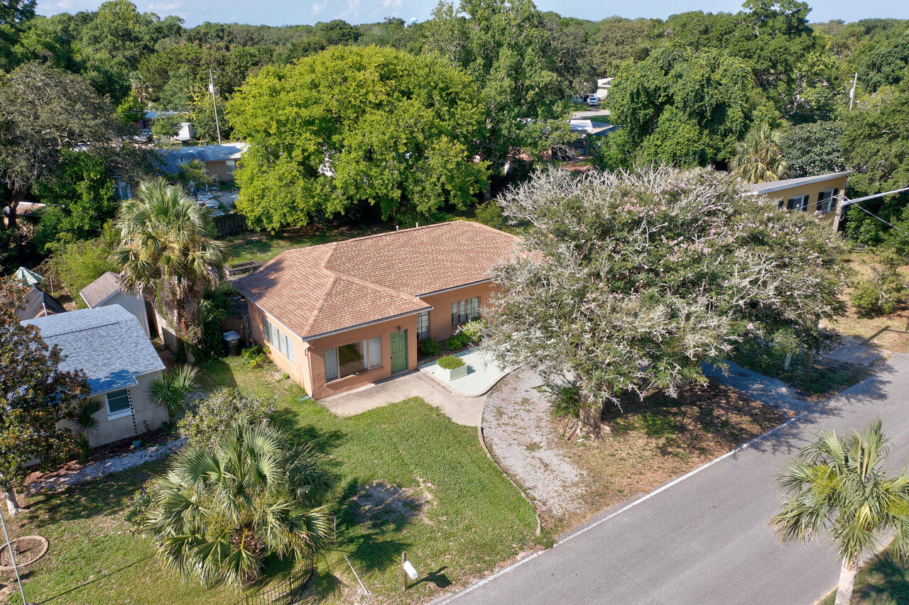 ELLIOTTS POINT - Residential