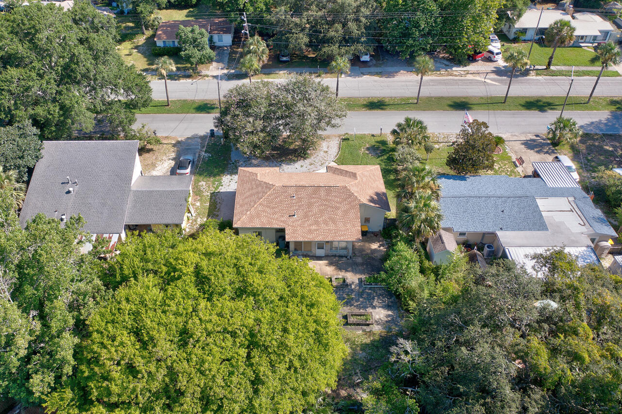ELLIOTTS POINT - Residential
