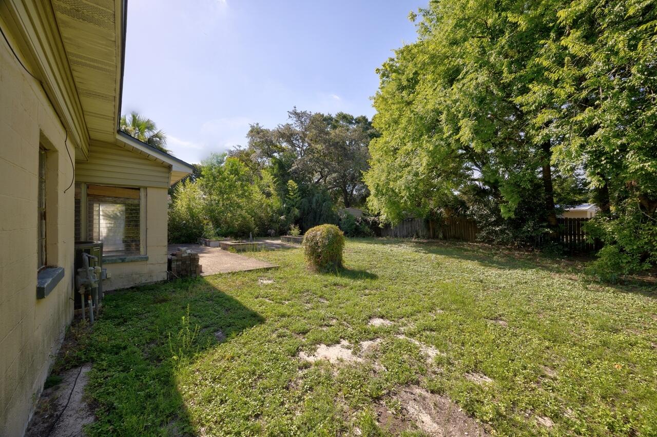 ELLIOTTS POINT - Residential