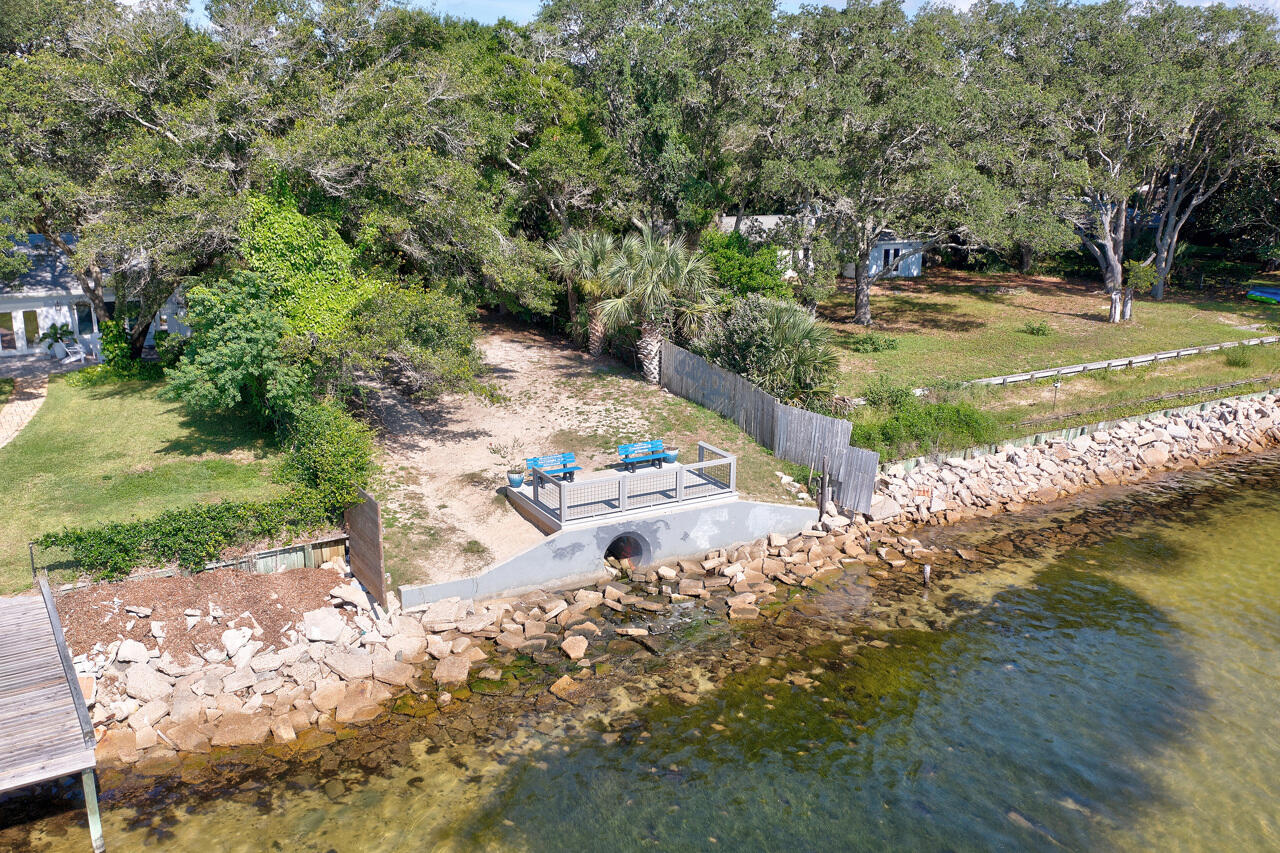 ELLIOTTS POINT - Residential