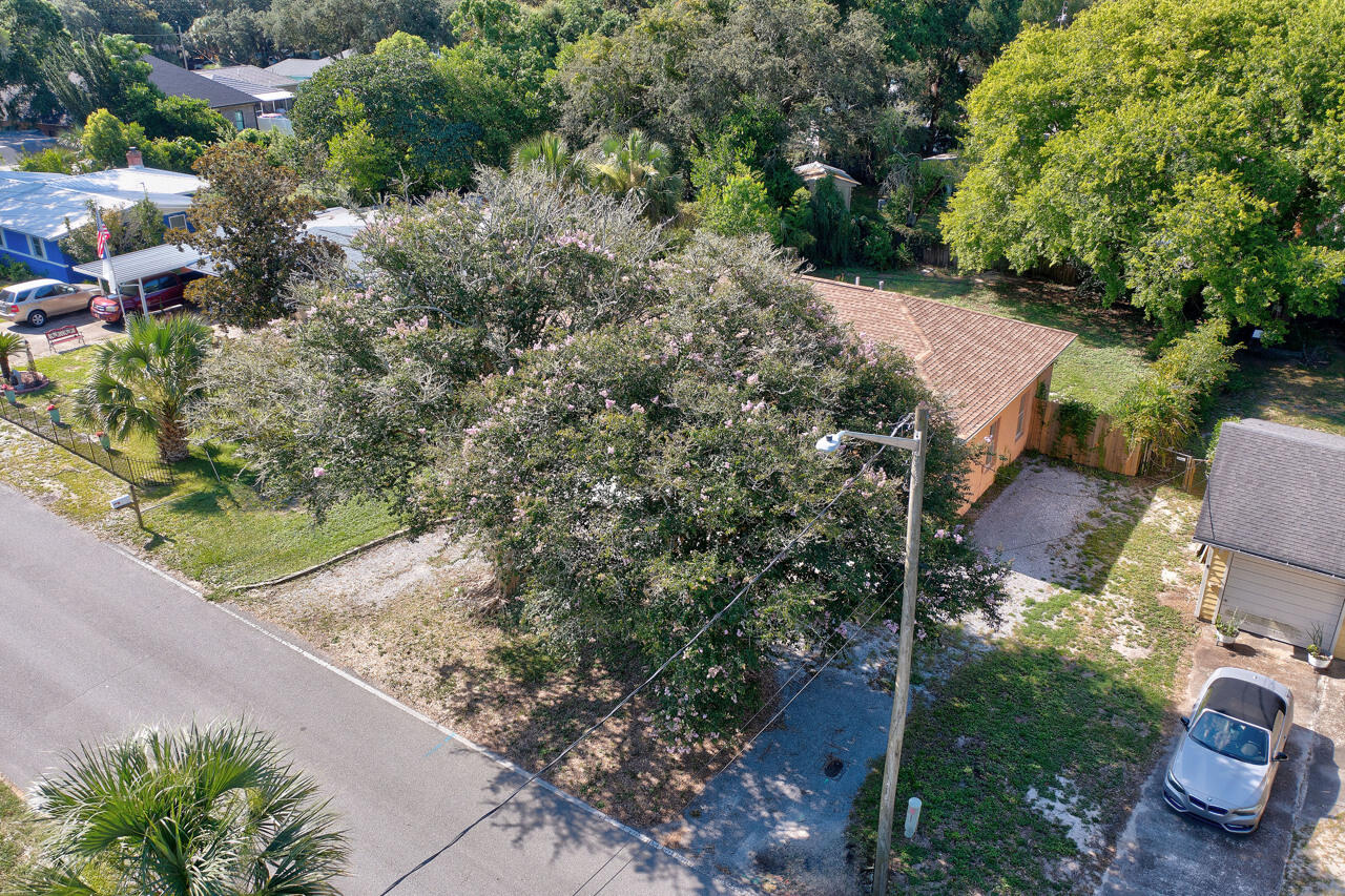ELLIOTTS POINT - Residential