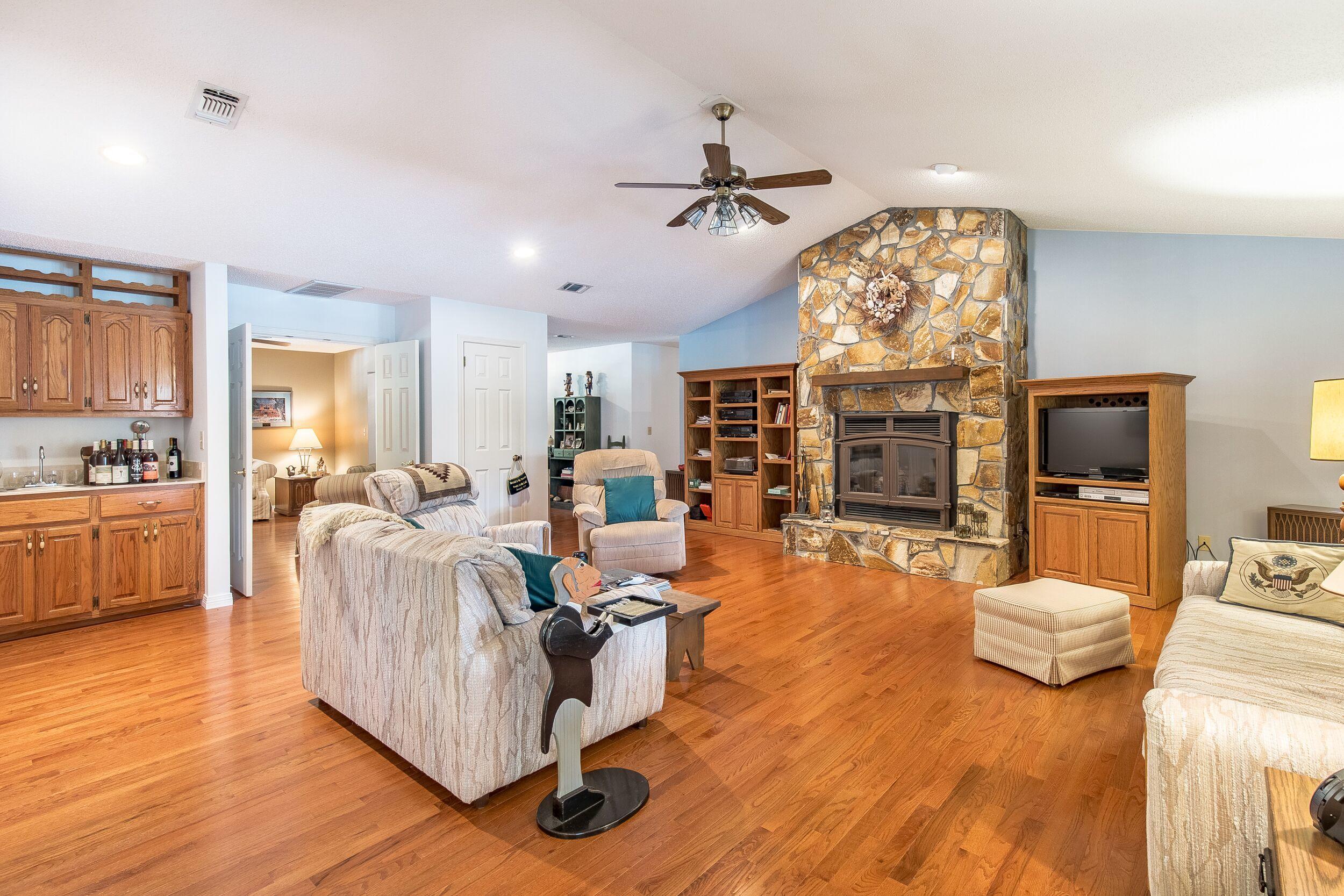 SHIRKS BAYOU - Residential