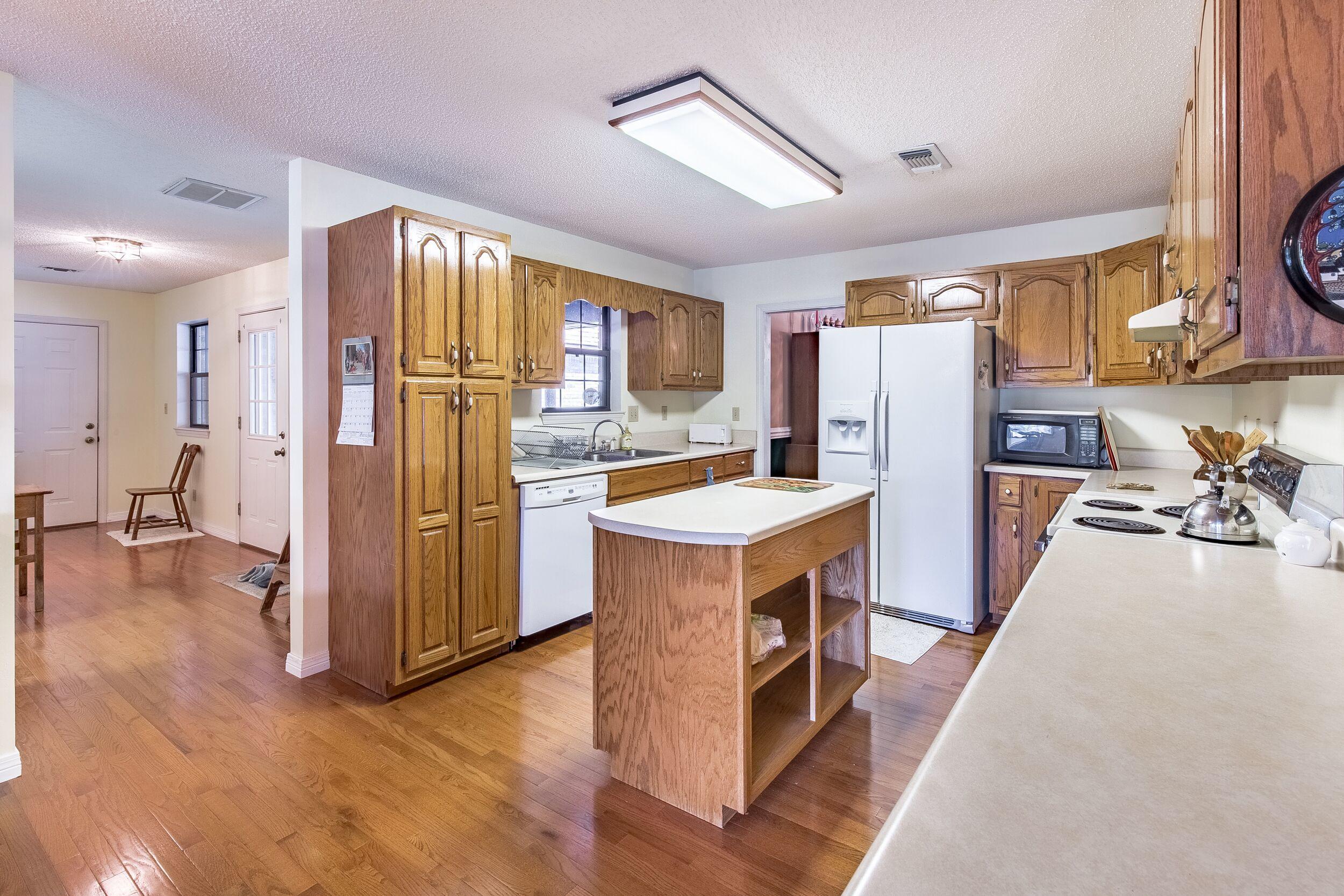 SHIRKS BAYOU - Residential