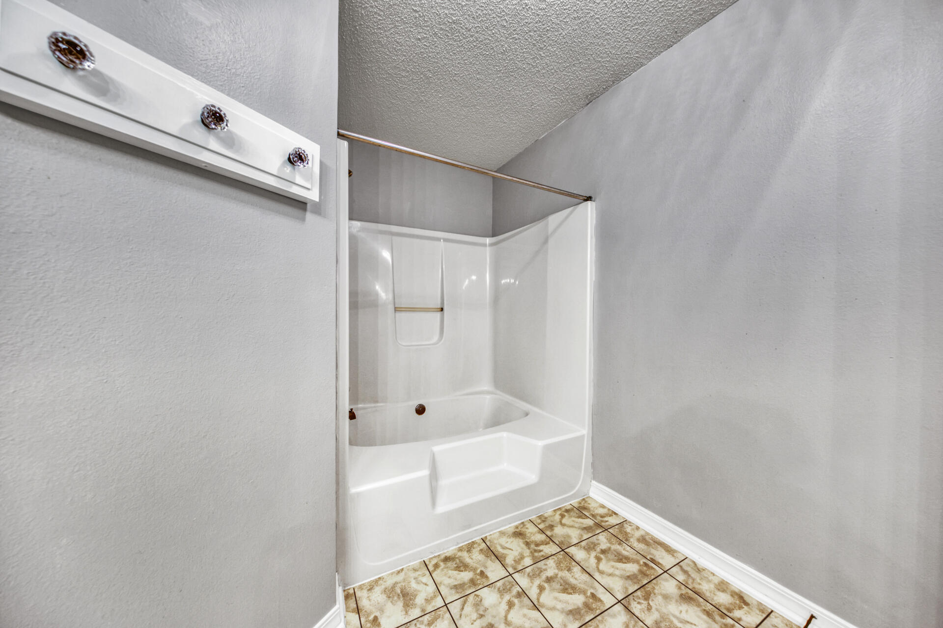 INDIAN WOODS - Residential