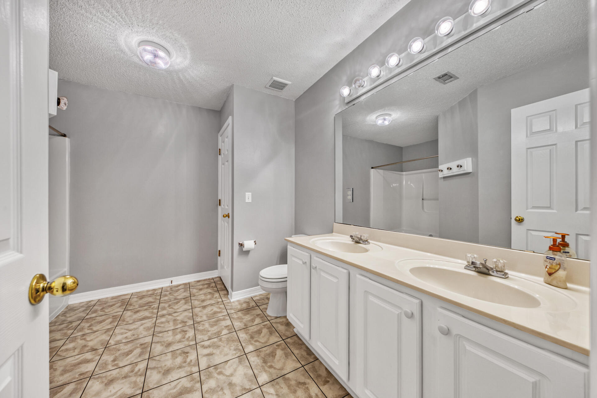 INDIAN WOODS - Residential