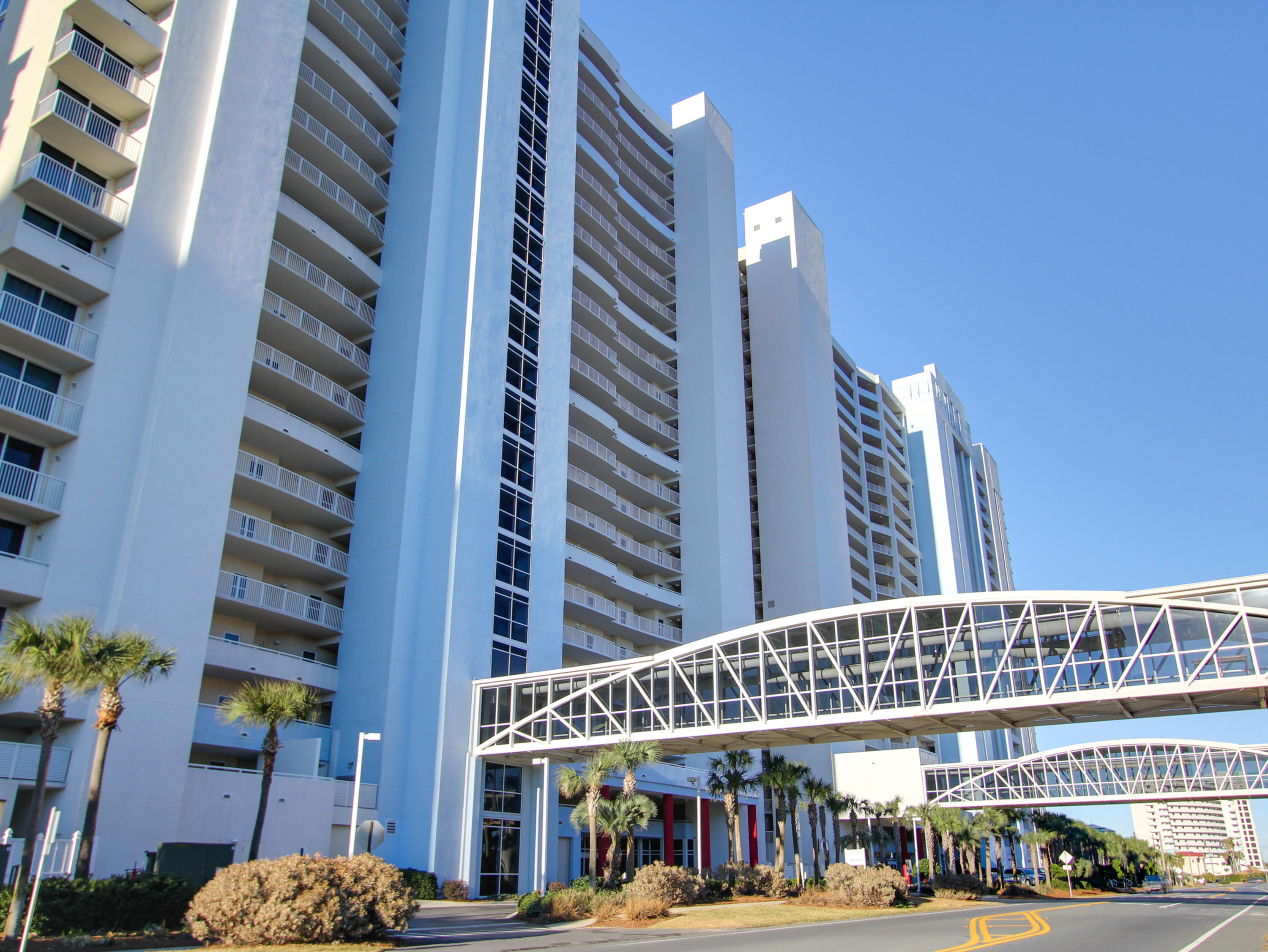 MAJESTIC BEACH TOWERS I - Residential