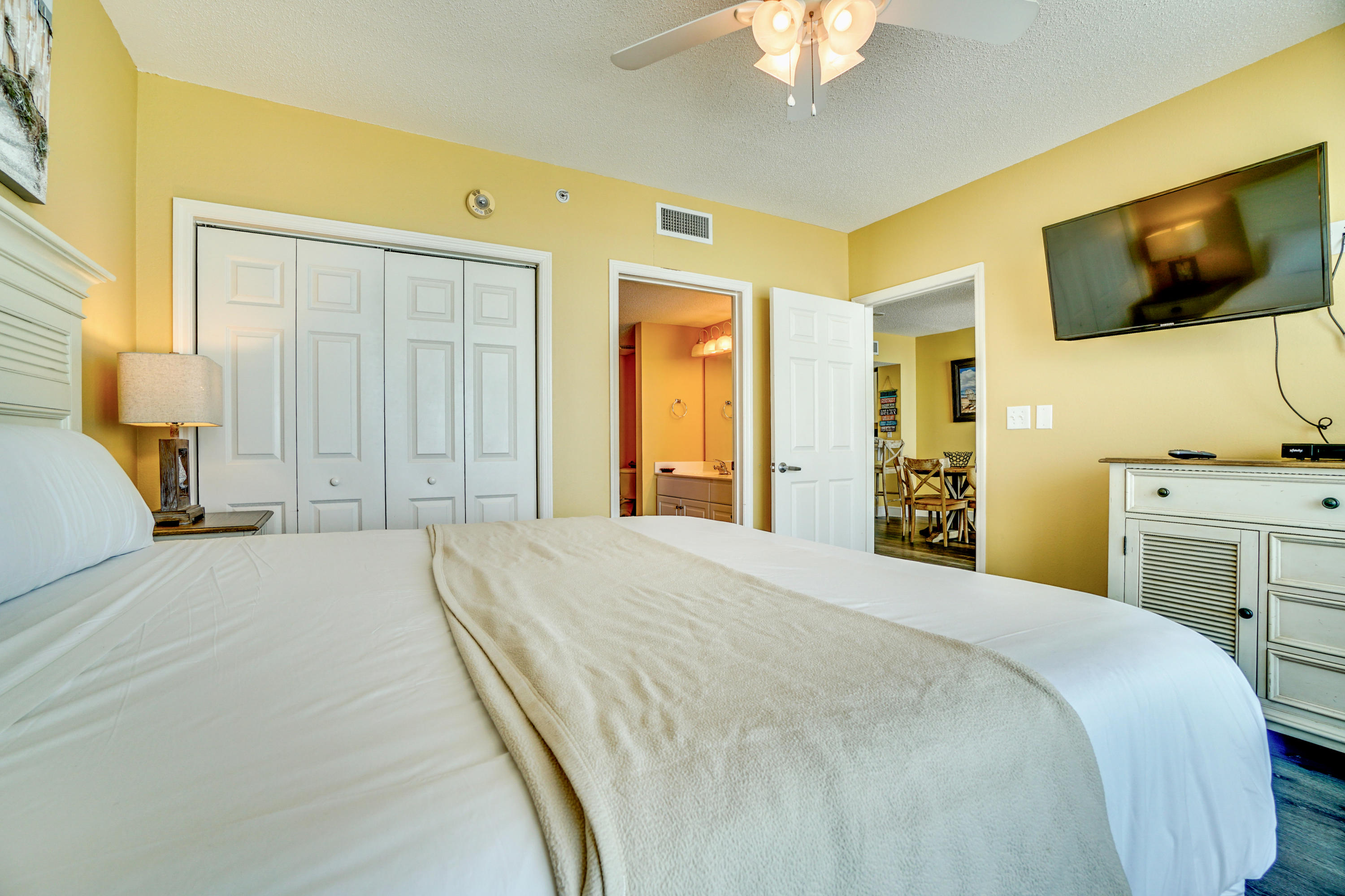 MAJESTIC BEACH TOWERS I - Residential