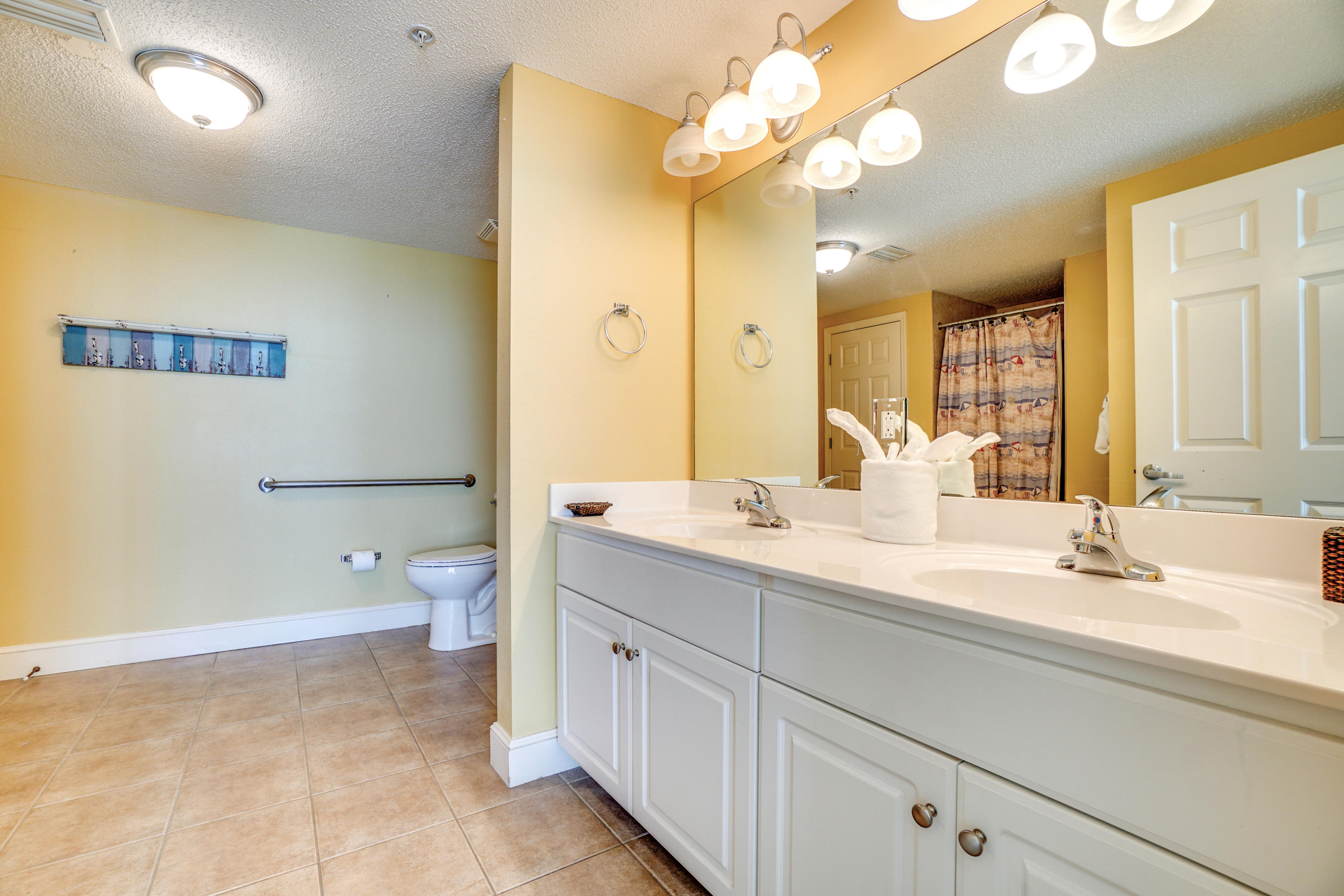 MAJESTIC BEACH TOWERS I - Residential