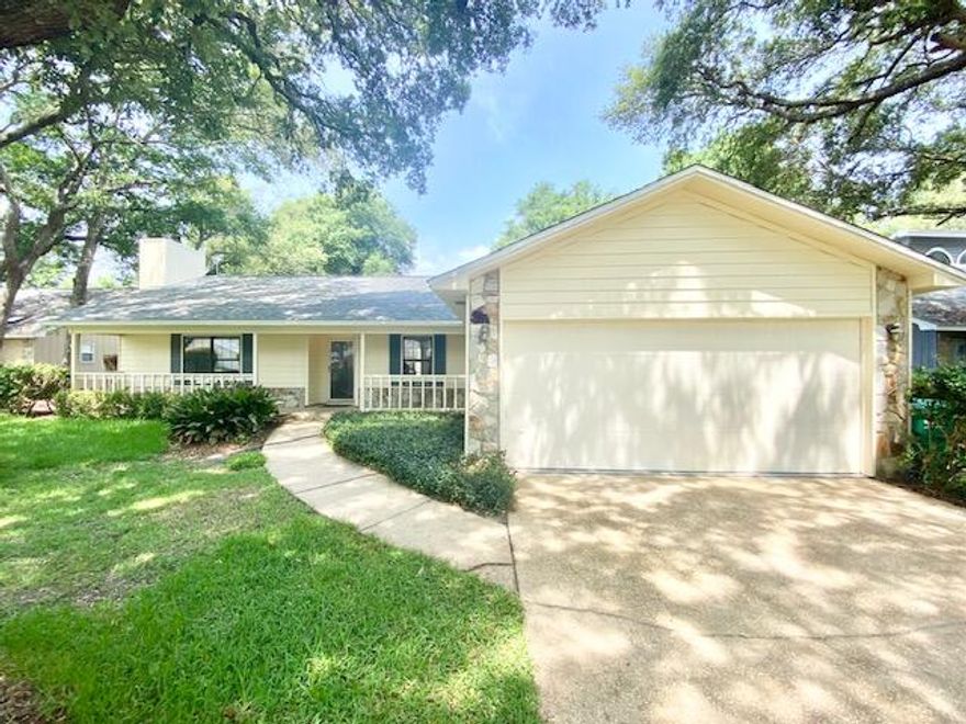 Available July 7th!This beautiful 3 bedroom 2 bath home has pacious living room with vaulted ceilings and a fire place! An eat in kitchen with stainless steel appliances, white cabinets and granite countertops and separate dining room! The master features a walk in closet! LVP throughout! The home has a private and community pool, oversized 2 car garage and a spacious fenced backyard.Pets considered with owner approval. Pool service included. Tenant to verify all data. Please call Sound Choice to schedule a showing 850-389-8533