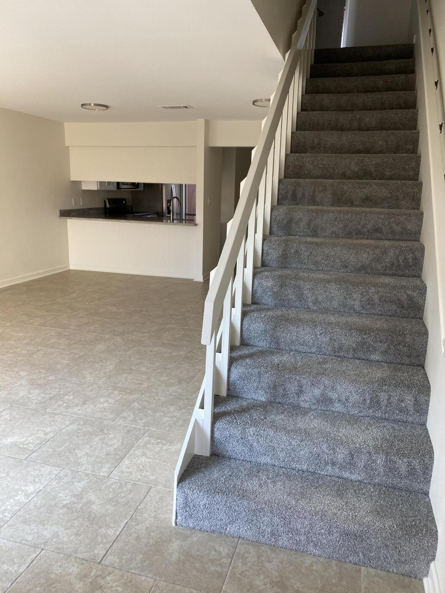 FOREST VIEW T/H - Residential