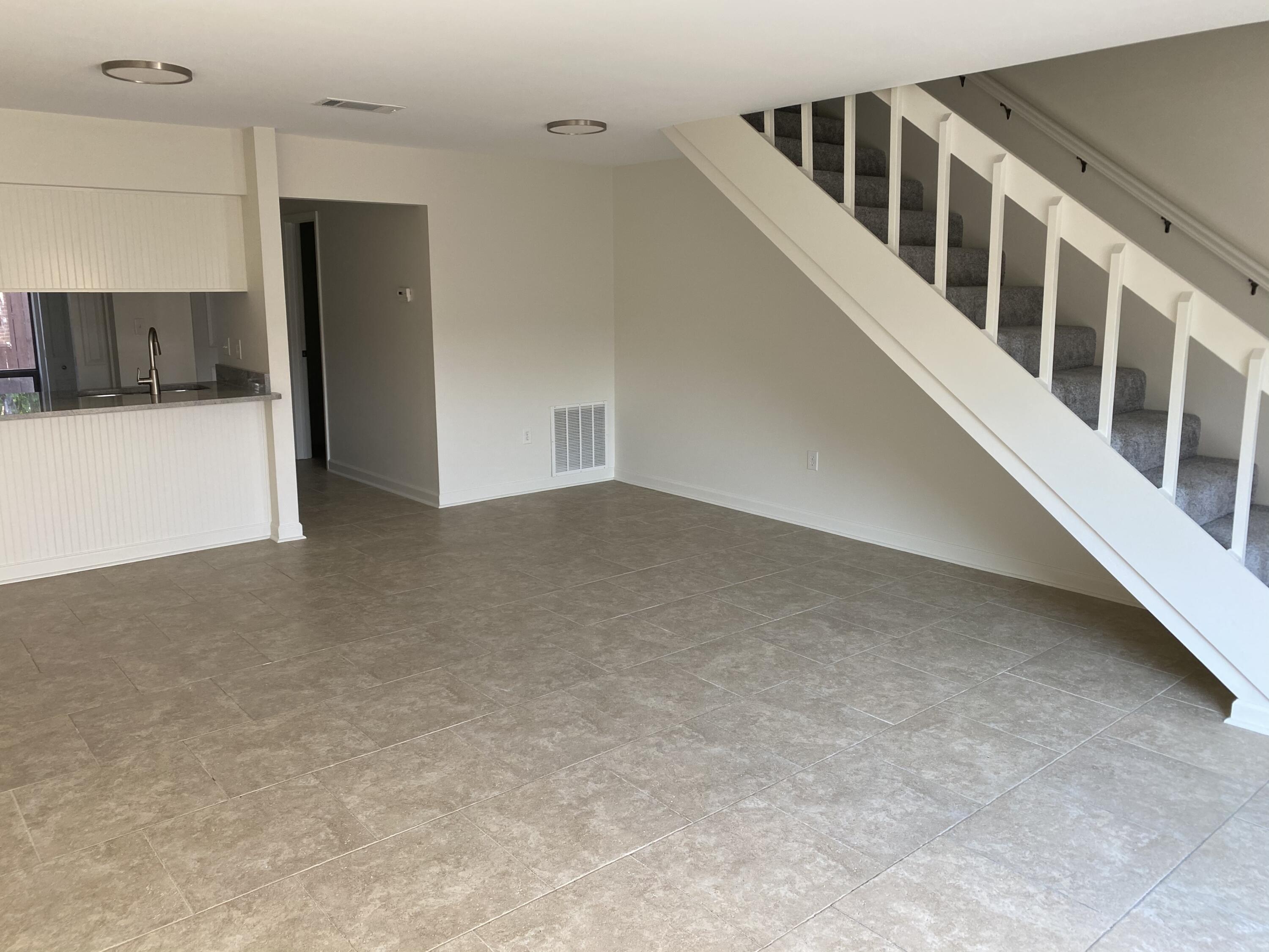 FOREST VIEW T/H - Residential