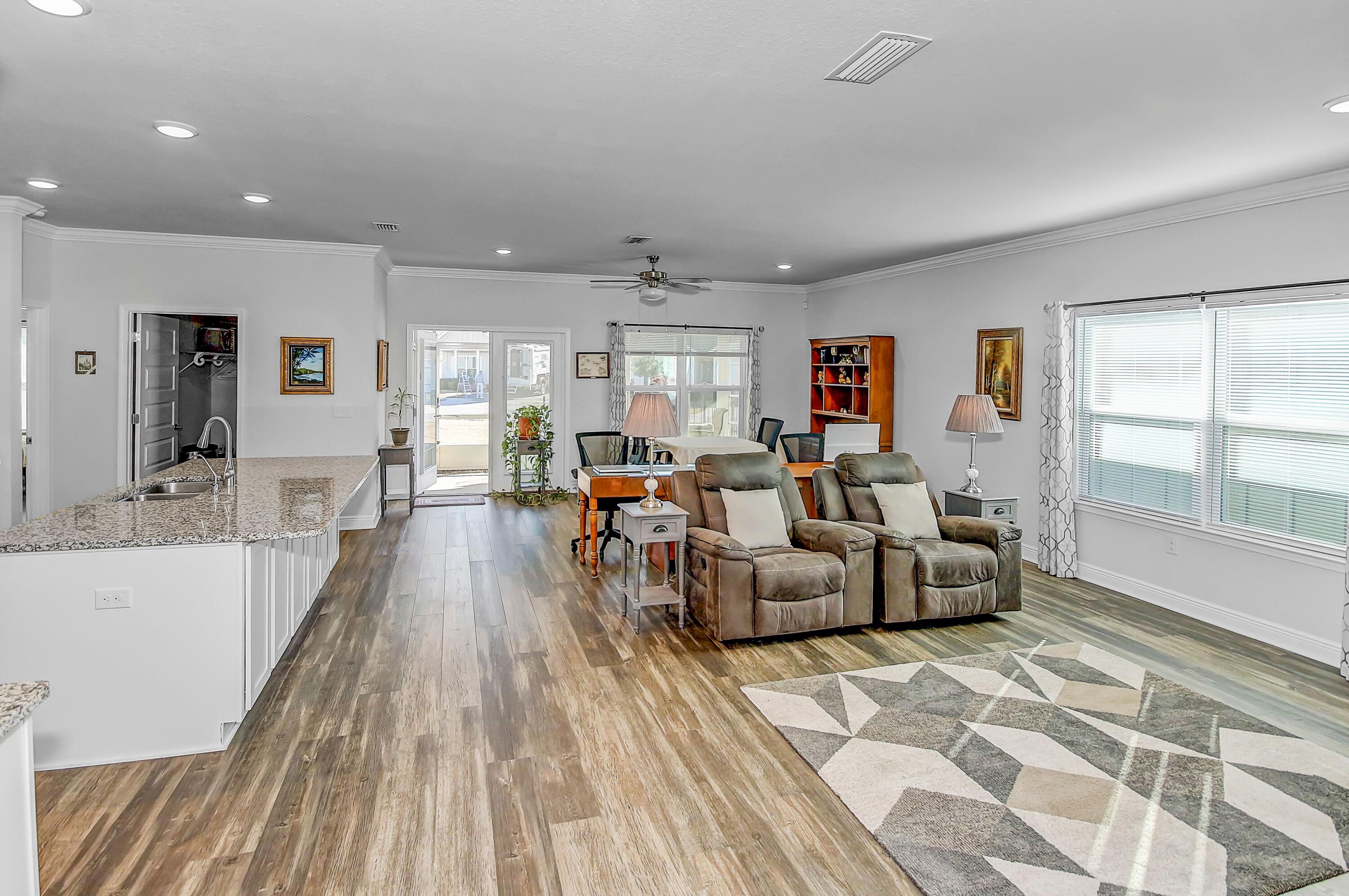 HAMMOCK BAY - Residential