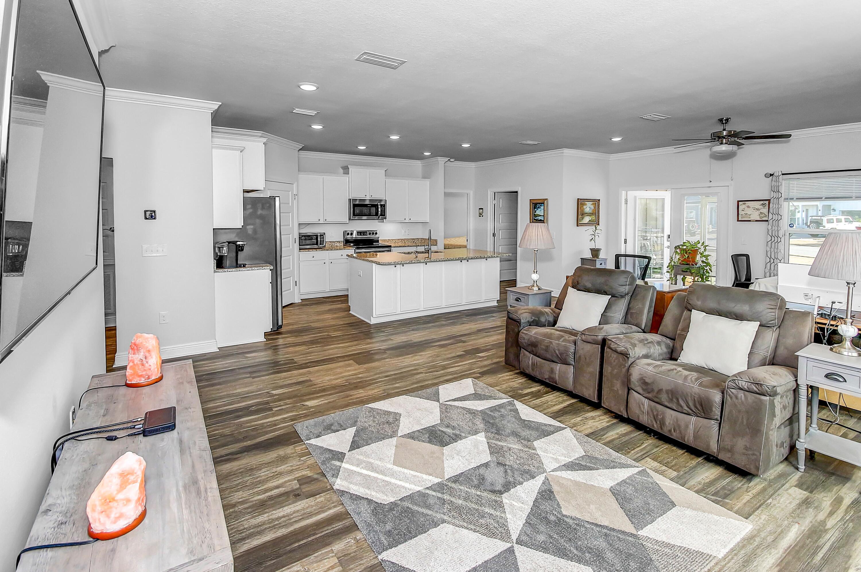 HAMMOCK BAY - Residential