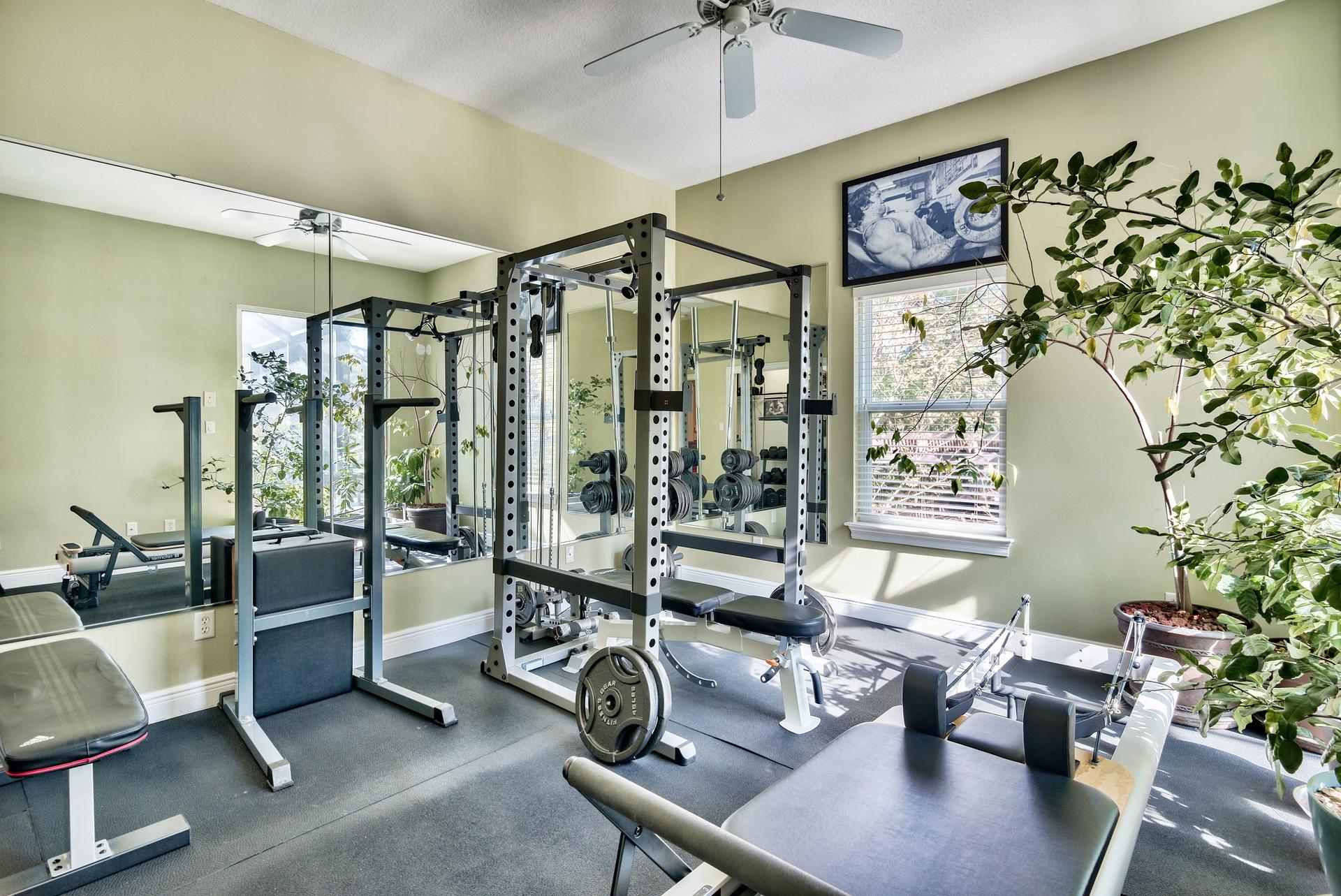 COUNTRY CLUB HILLS PH 1 - Residential