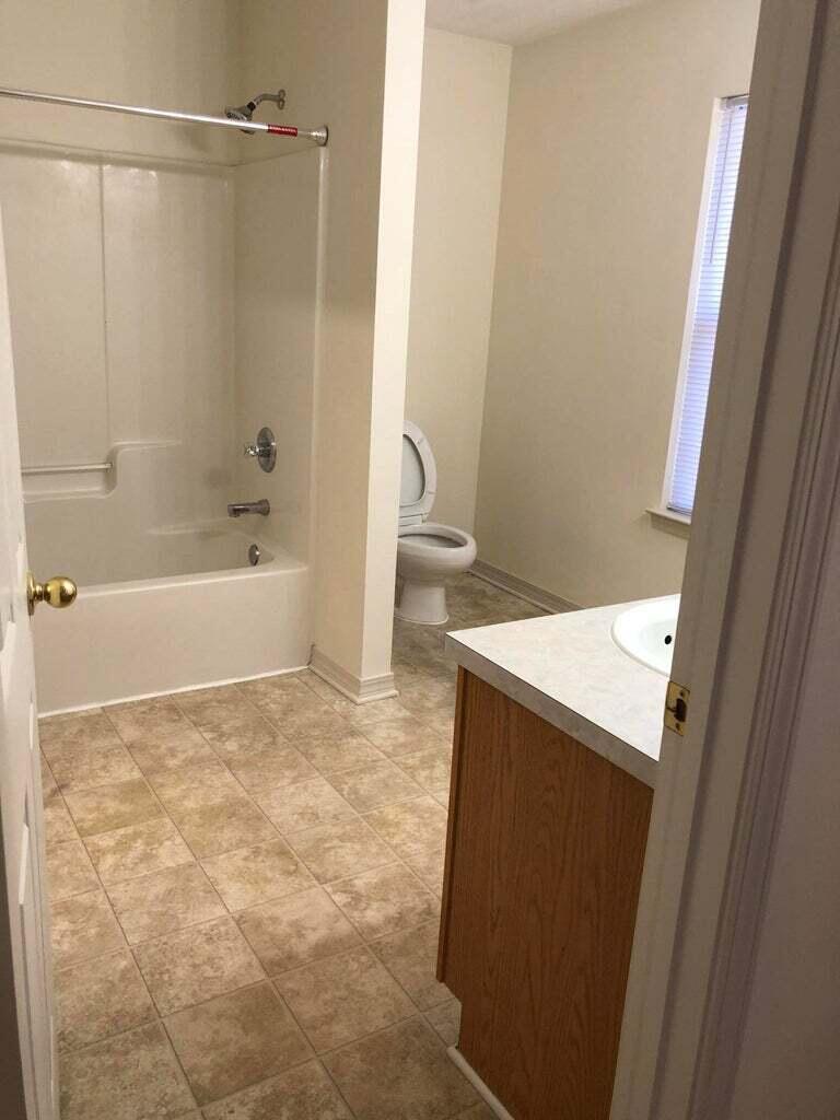 ROSEMONT - Residential Lease