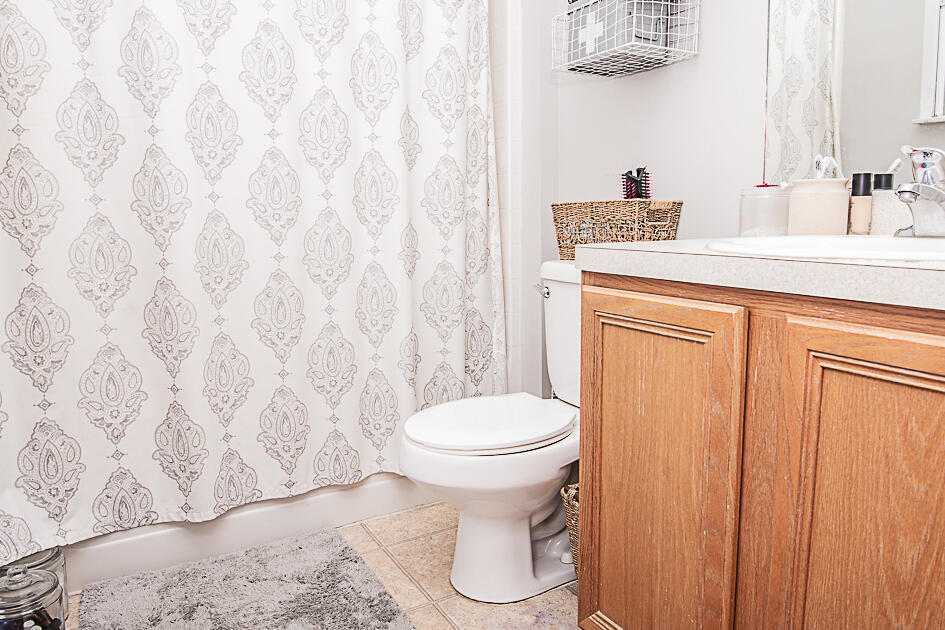 RIDGE CREST PH II - Residential Lease