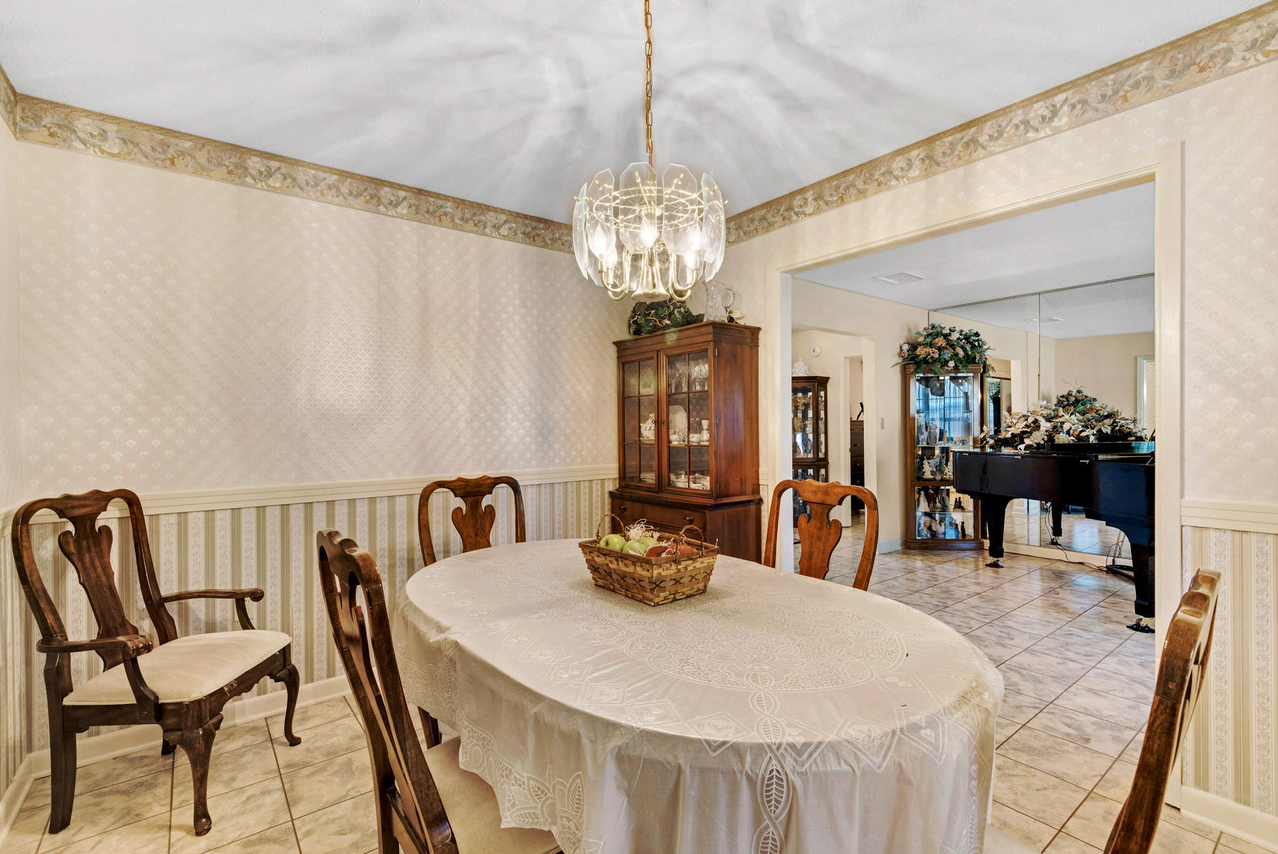 LAKE LORRAINE EST 3RD - Residential