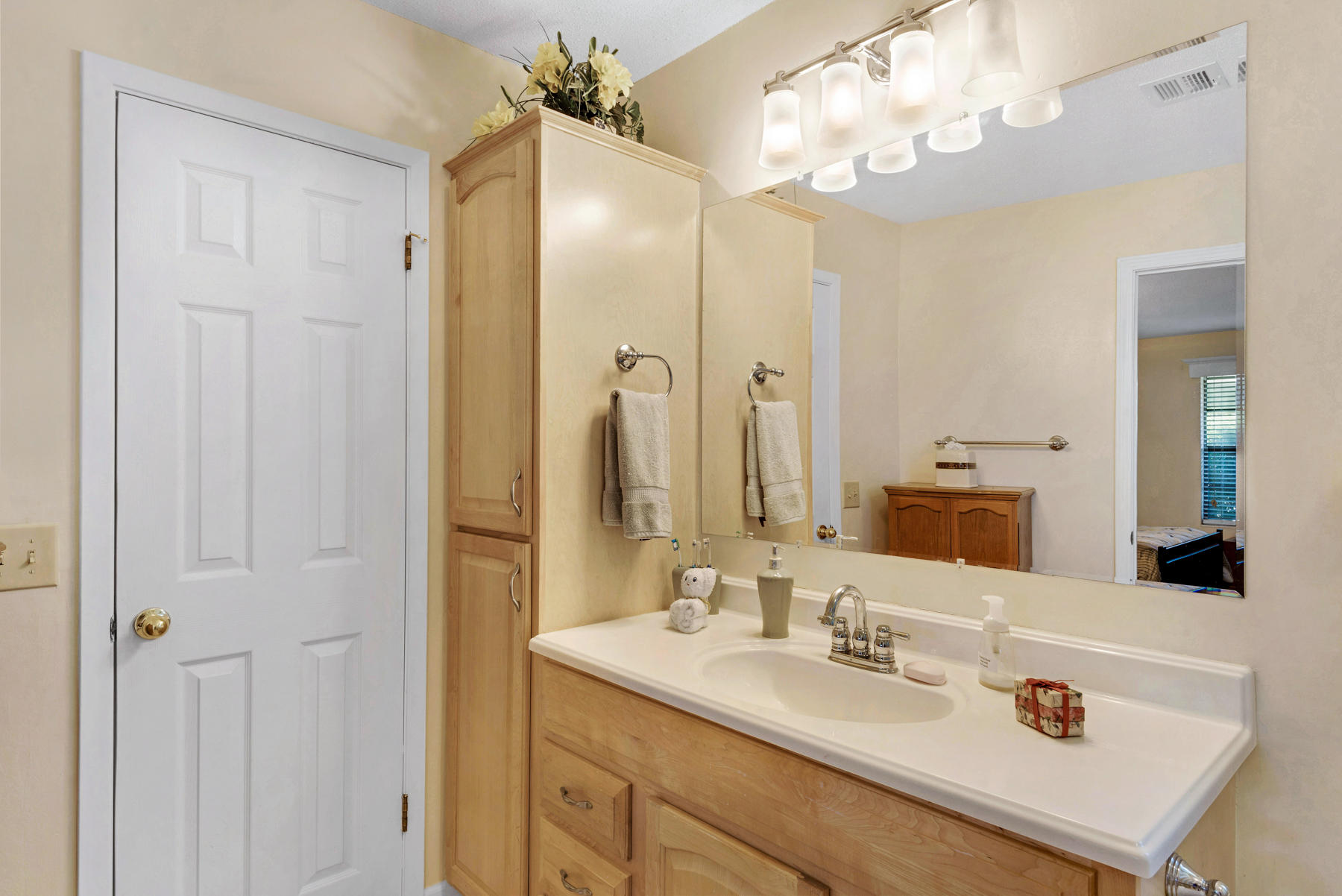 LAKE LORRAINE EST 3RD - Residential