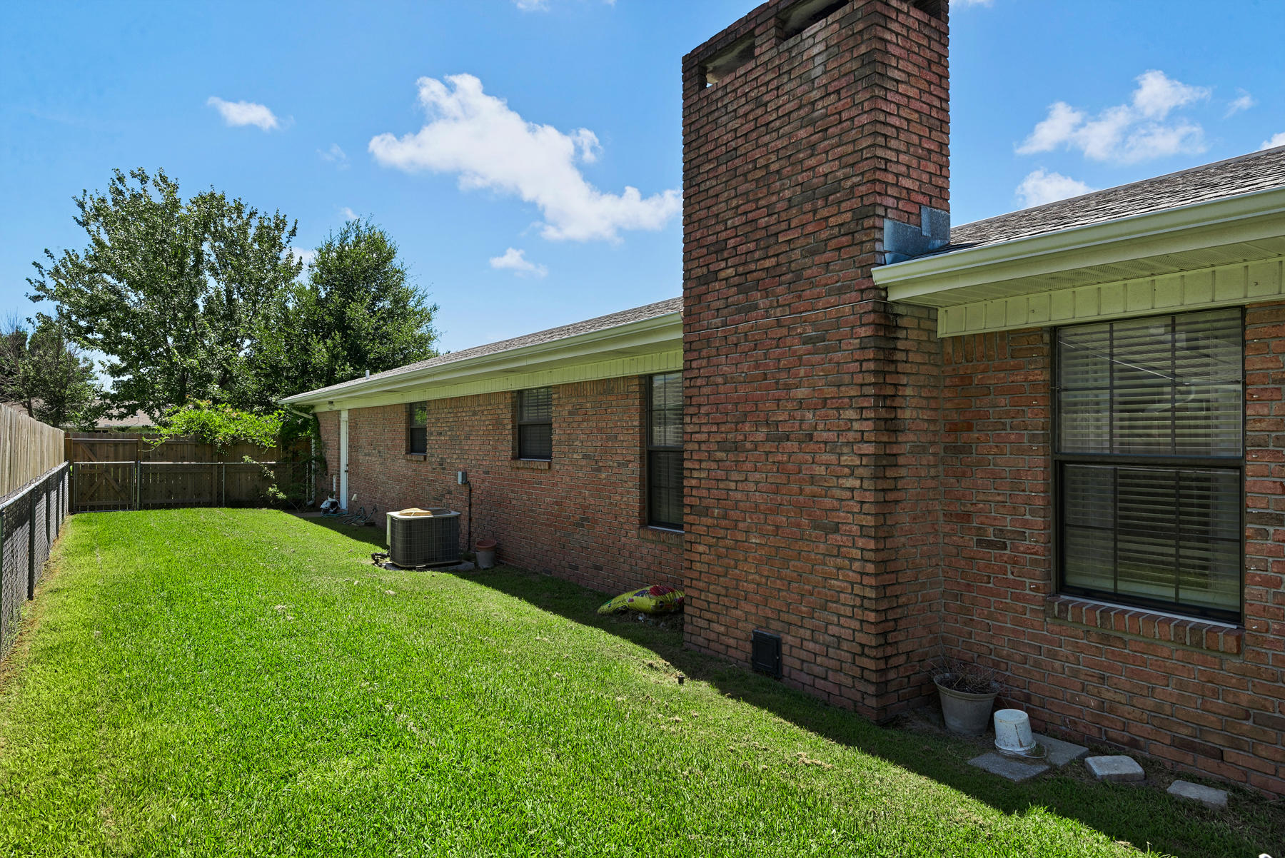 LAKE LORRAINE EST 3RD - Residential