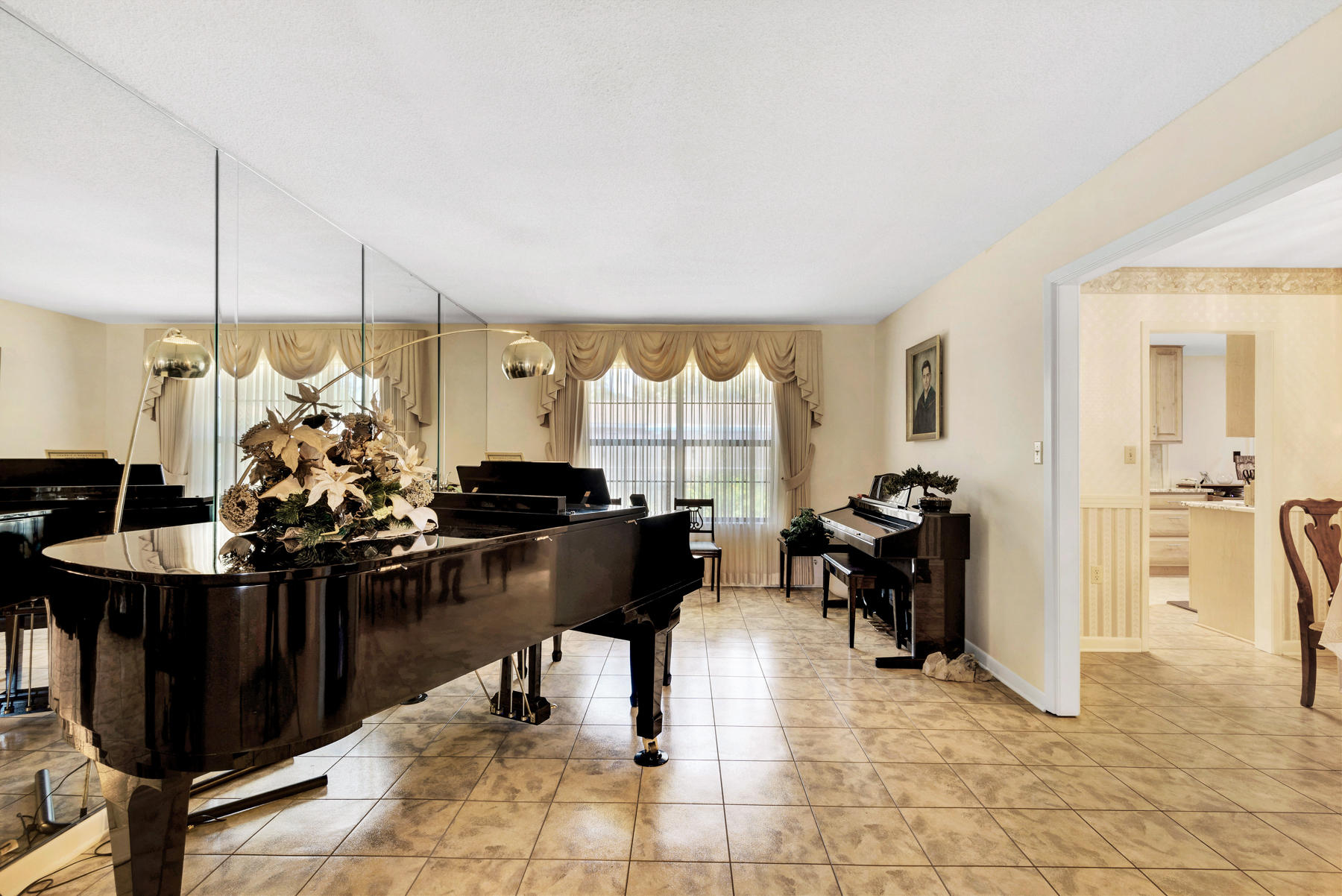 LAKE LORRAINE EST 3RD - Residential