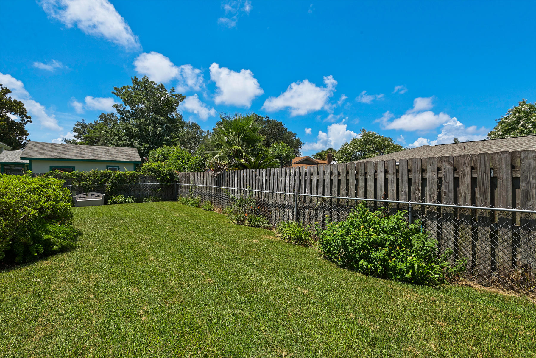 LAKE LORRAINE EST 3RD - Residential