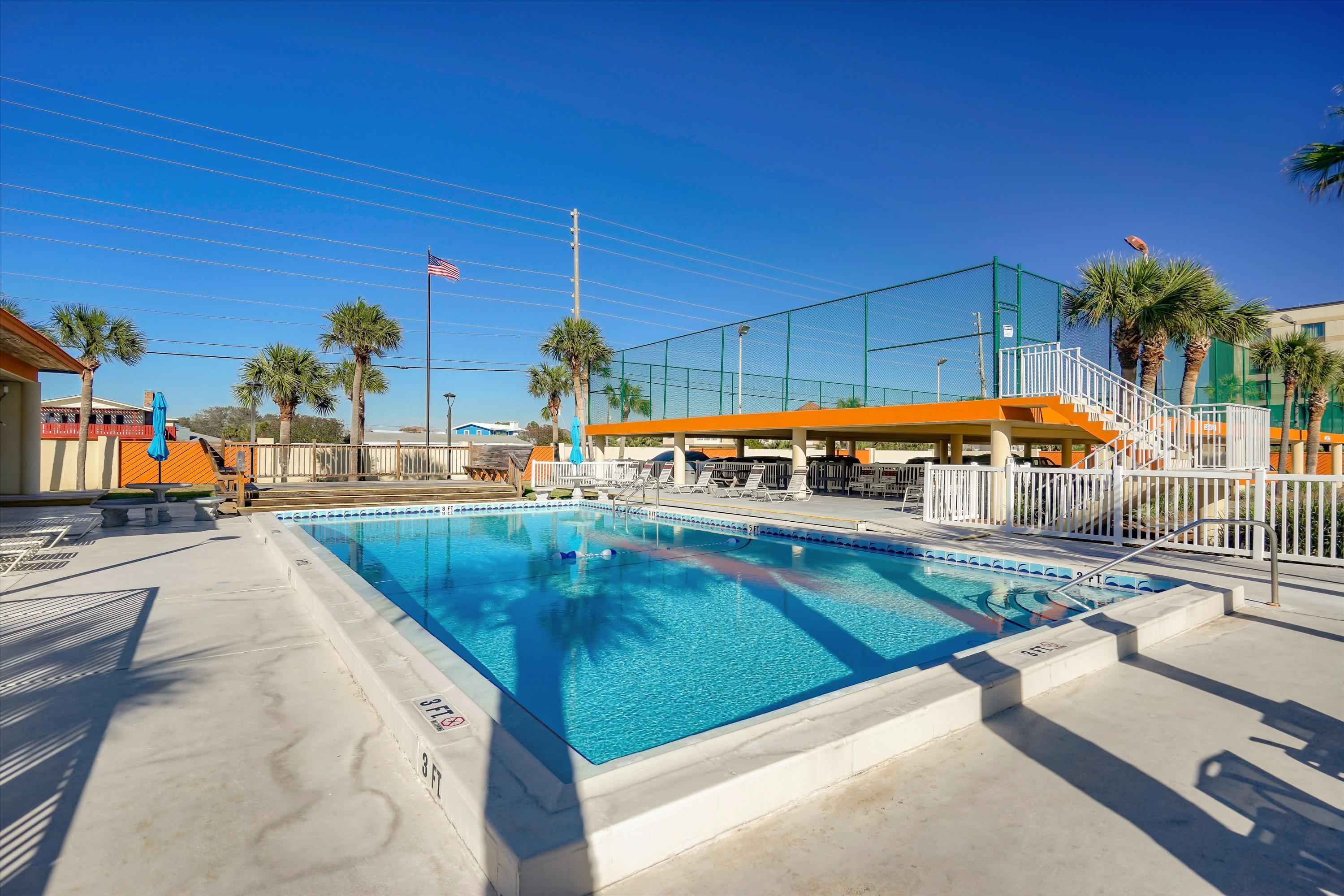 SURF DWELLER CONDO - Residential