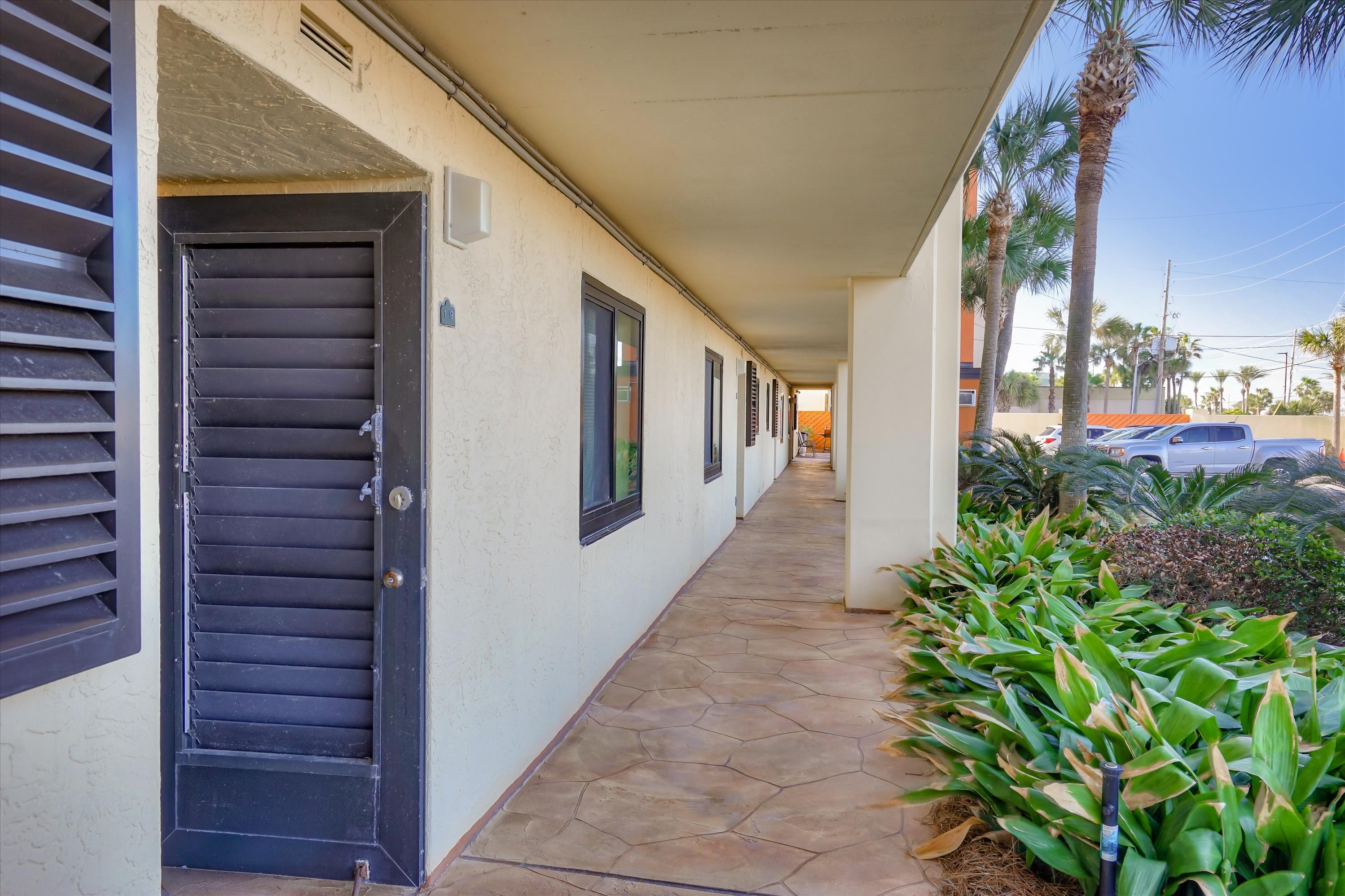 SURF DWELLER CONDO - Residential