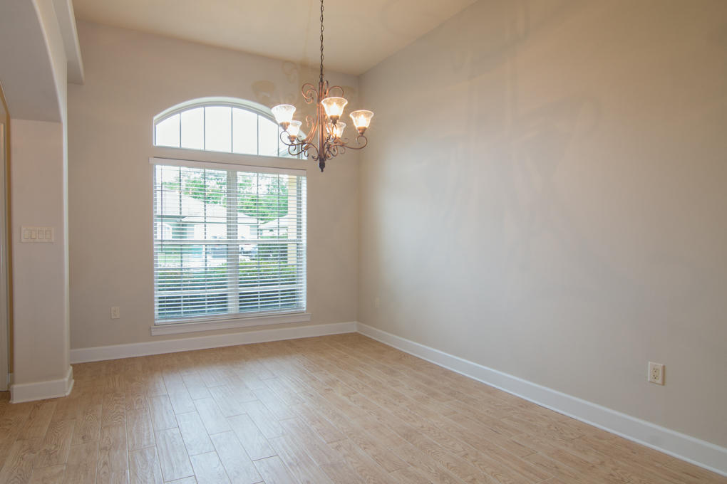 CHARDONNAY ESTATES - Residential