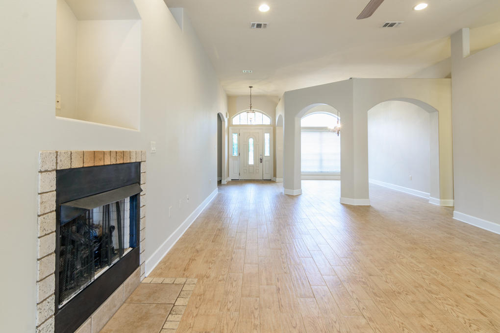 CHARDONNAY ESTATES - Residential