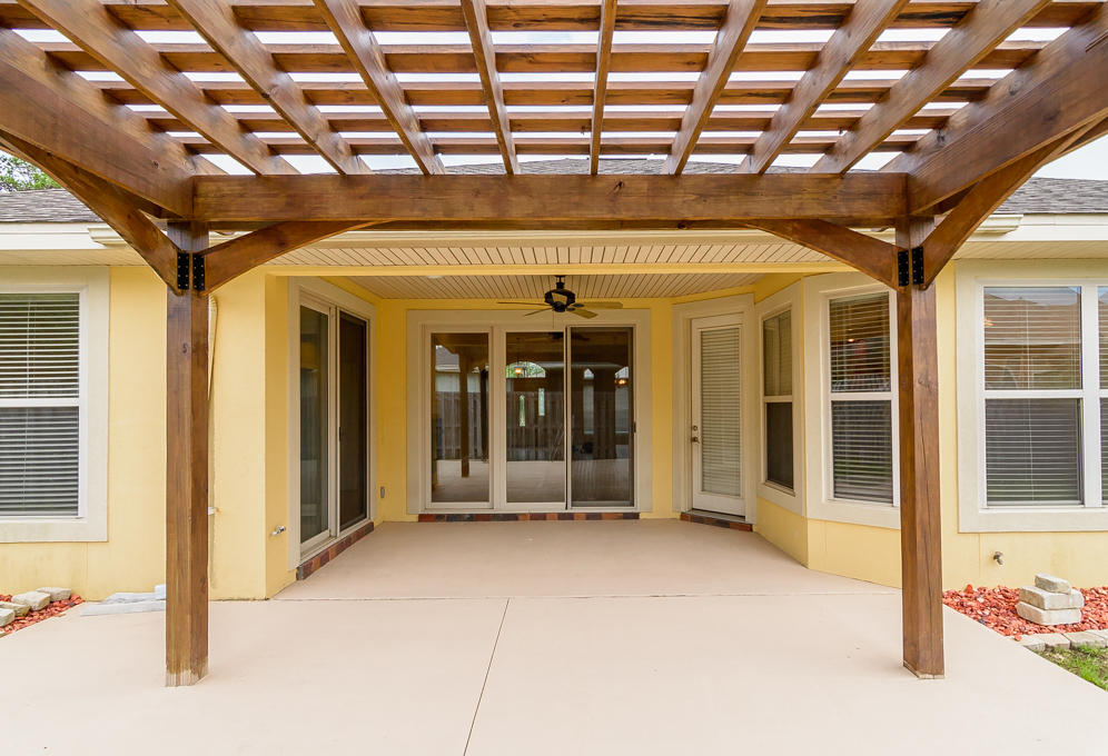 CHARDONNAY ESTATES - Residential