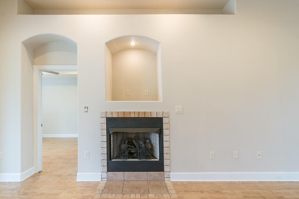 CHARDONNAY ESTATES - Residential