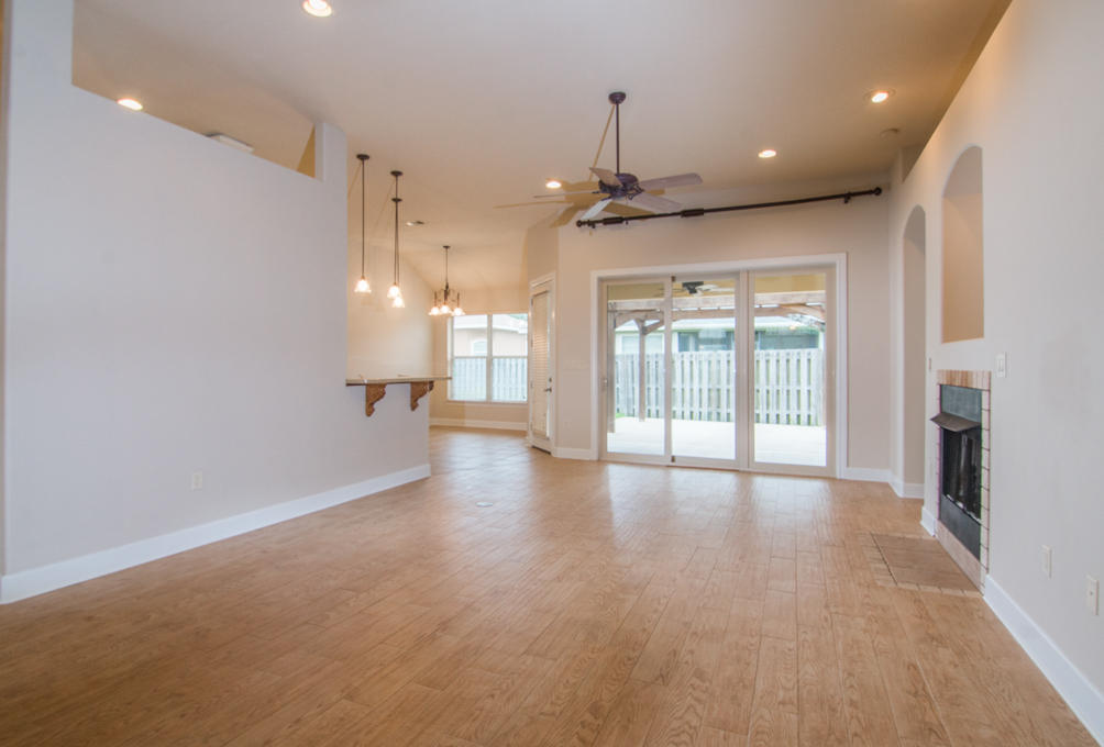 CHARDONNAY ESTATES - Residential