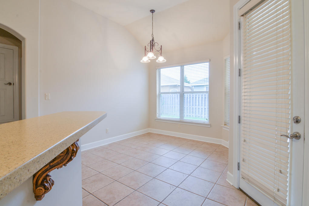 CHARDONNAY ESTATES - Residential