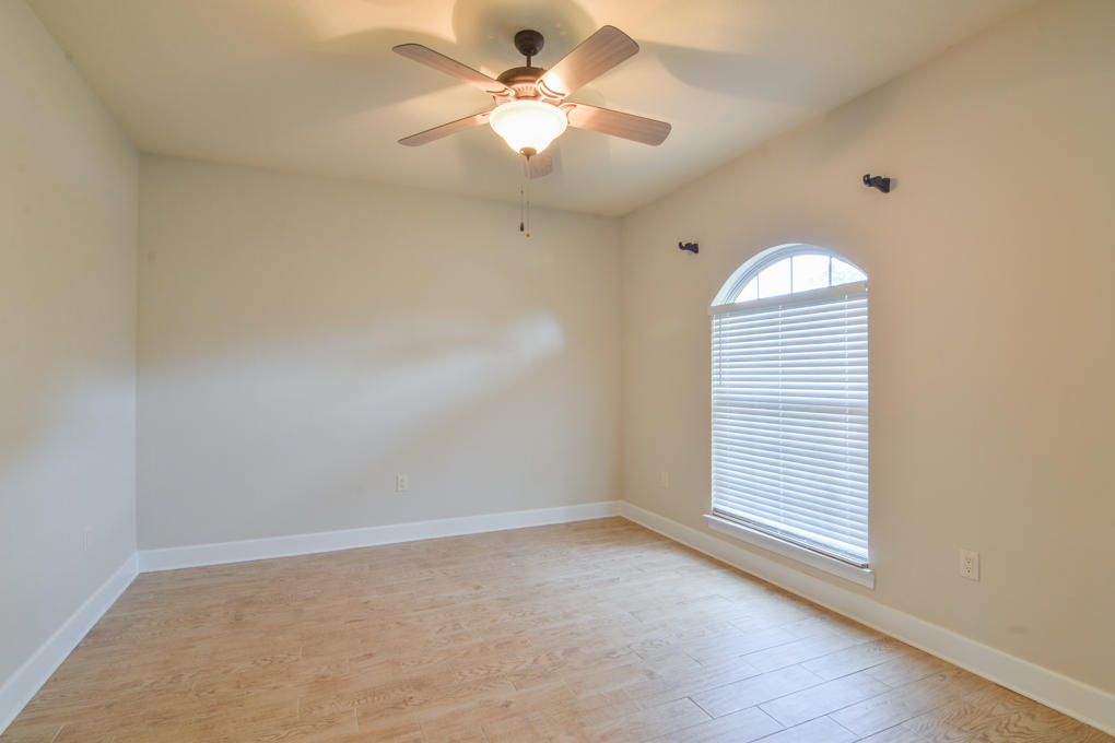 CHARDONNAY ESTATES - Residential