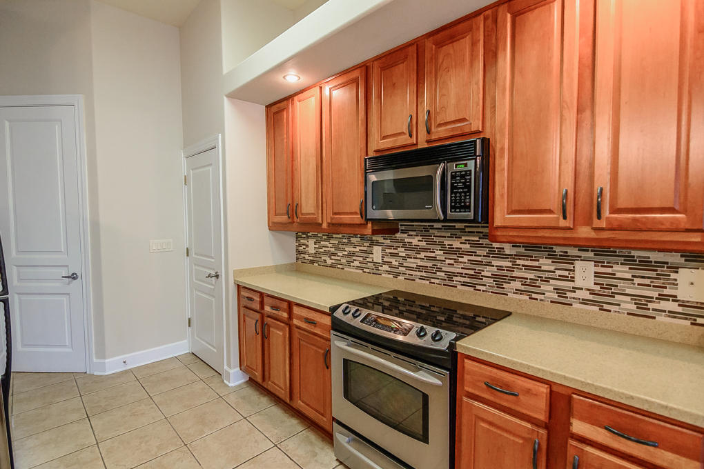 CHARDONNAY ESTATES - Residential