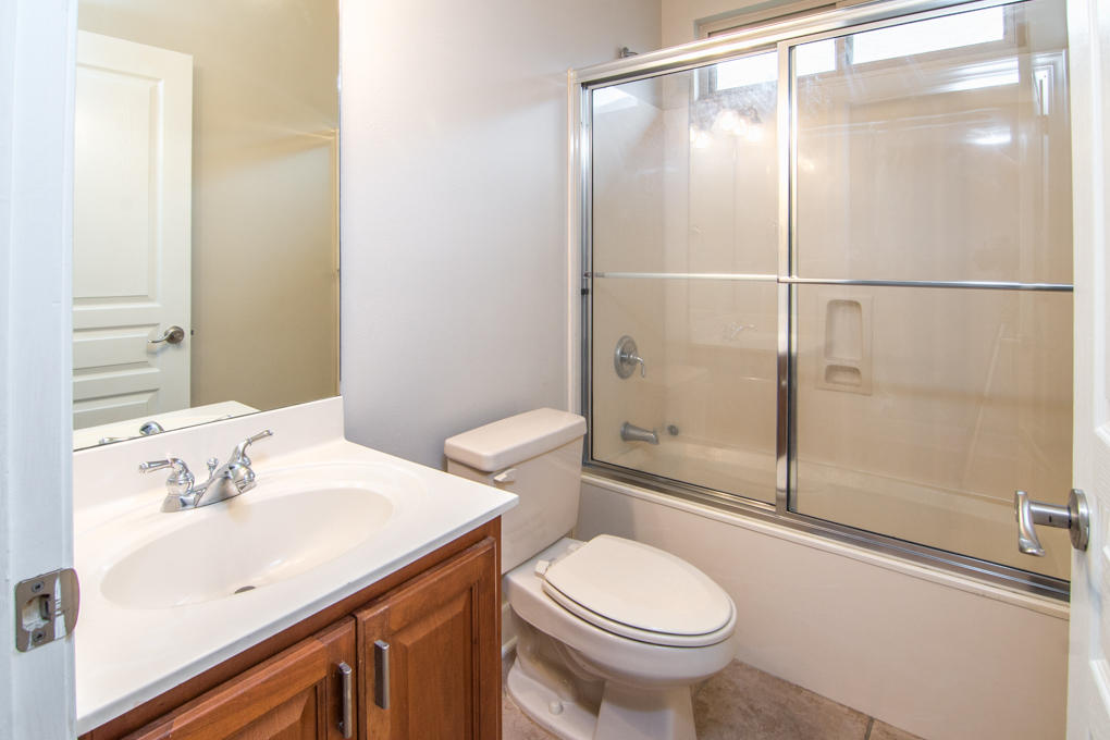 CHARDONNAY ESTATES - Residential