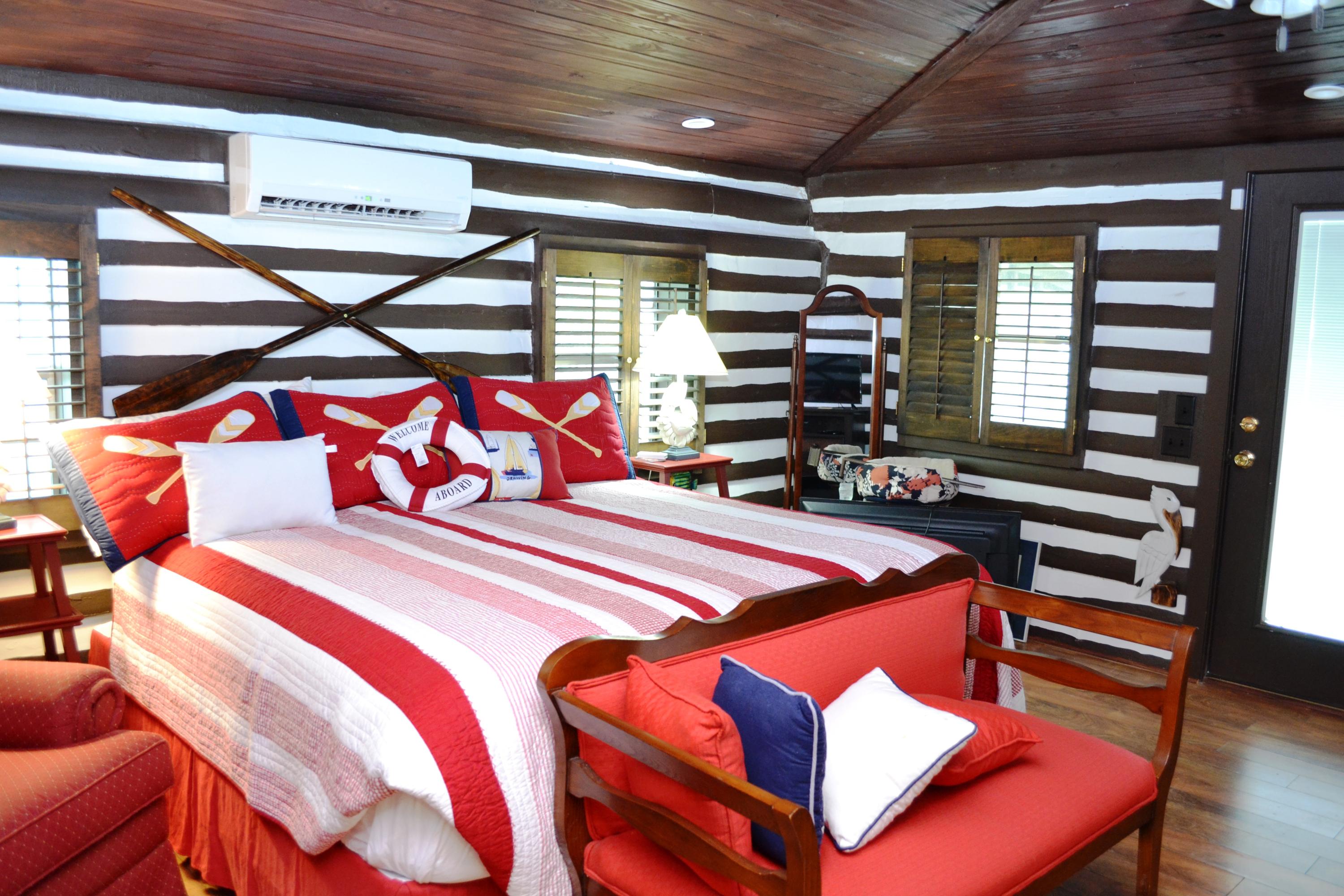 LAGUNA BEACH - Residential