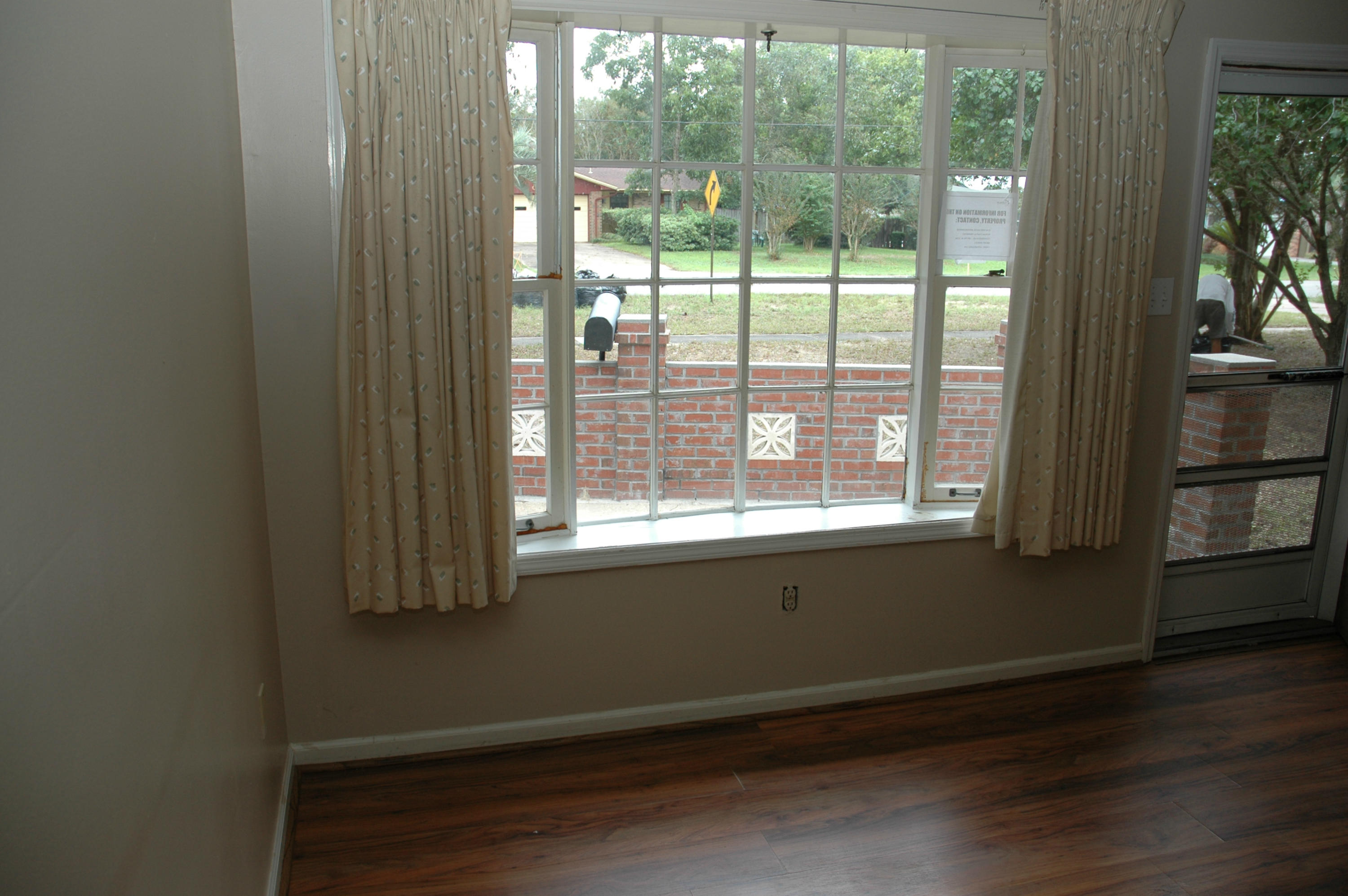 CAROL ANNE MANOR - Residential