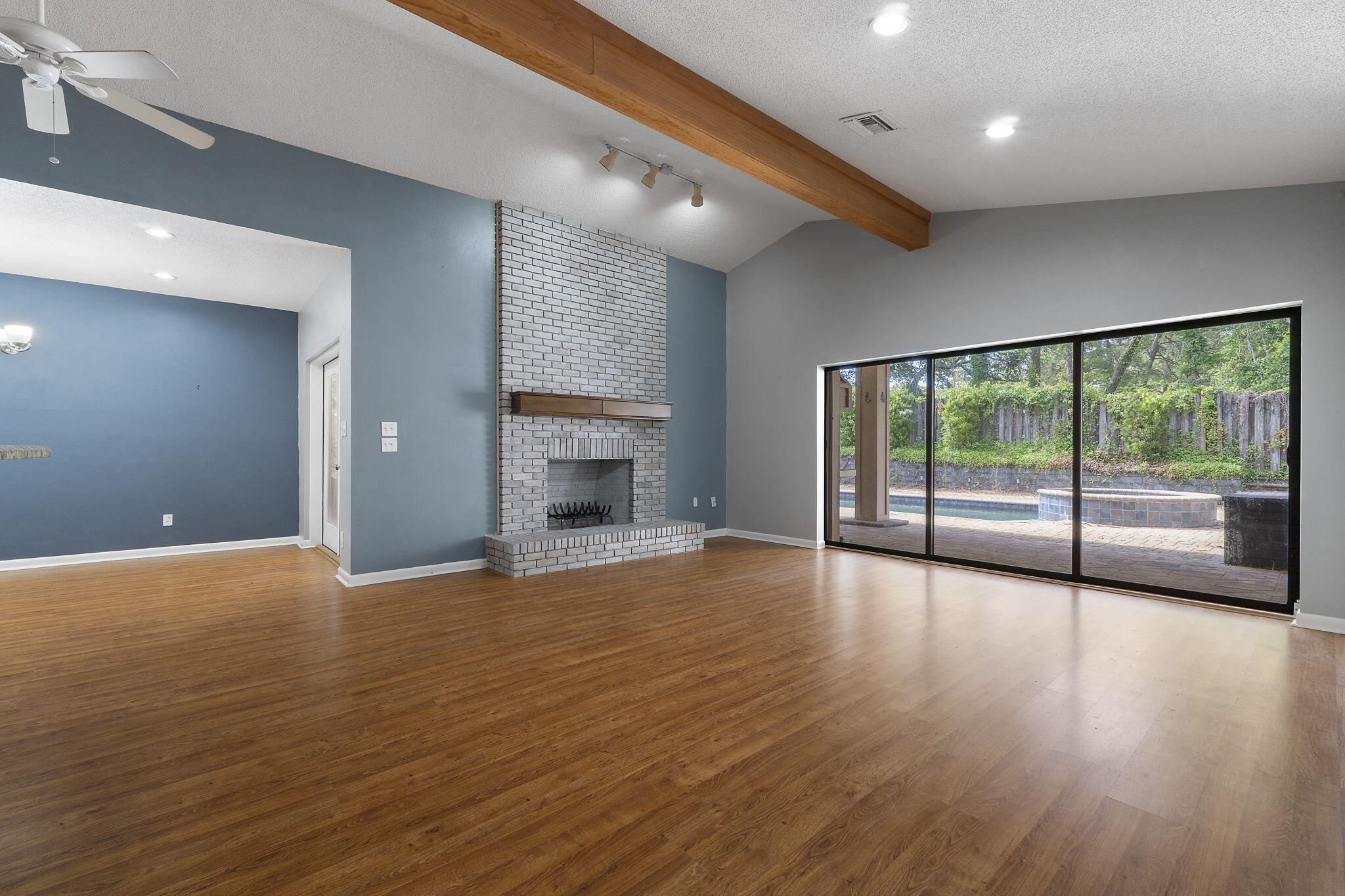 LONGWOOD PINES S/D - Residential
