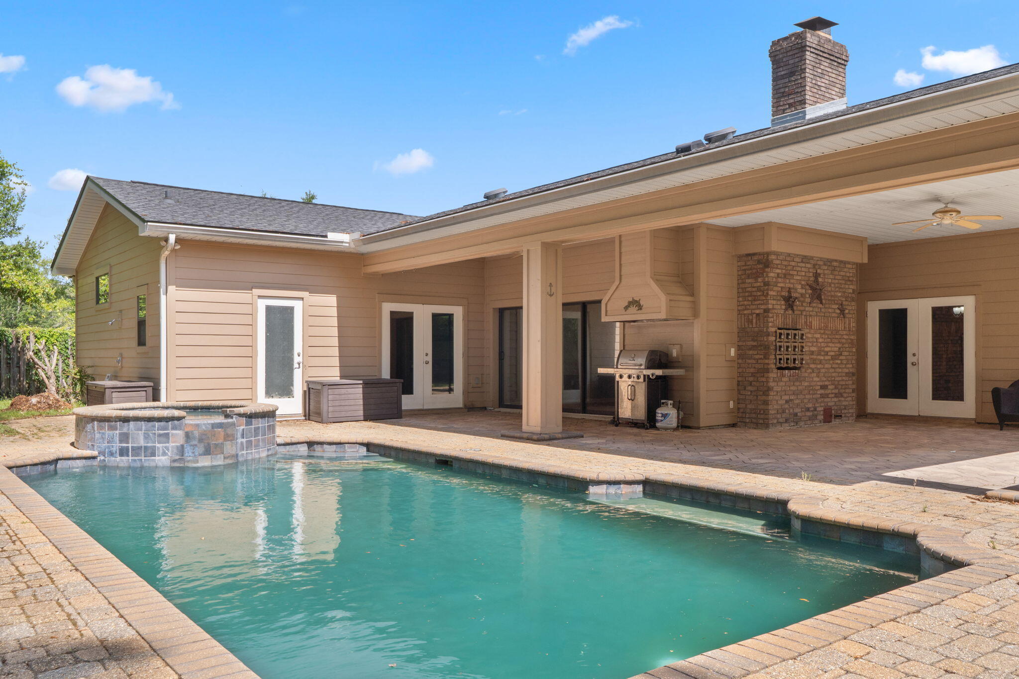LONGWOOD PINES S/D - Residential