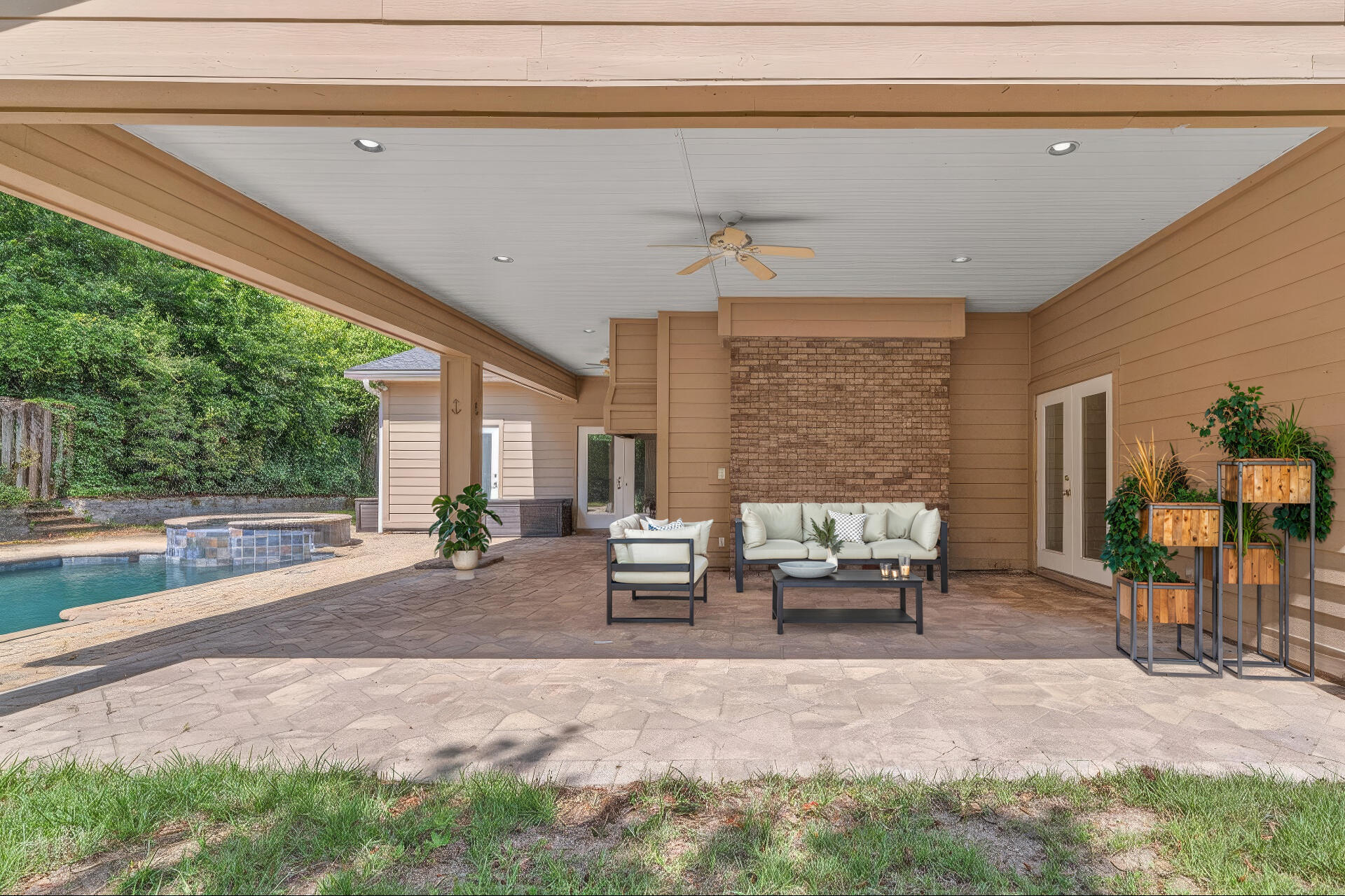 LONGWOOD PINES S/D - Residential
