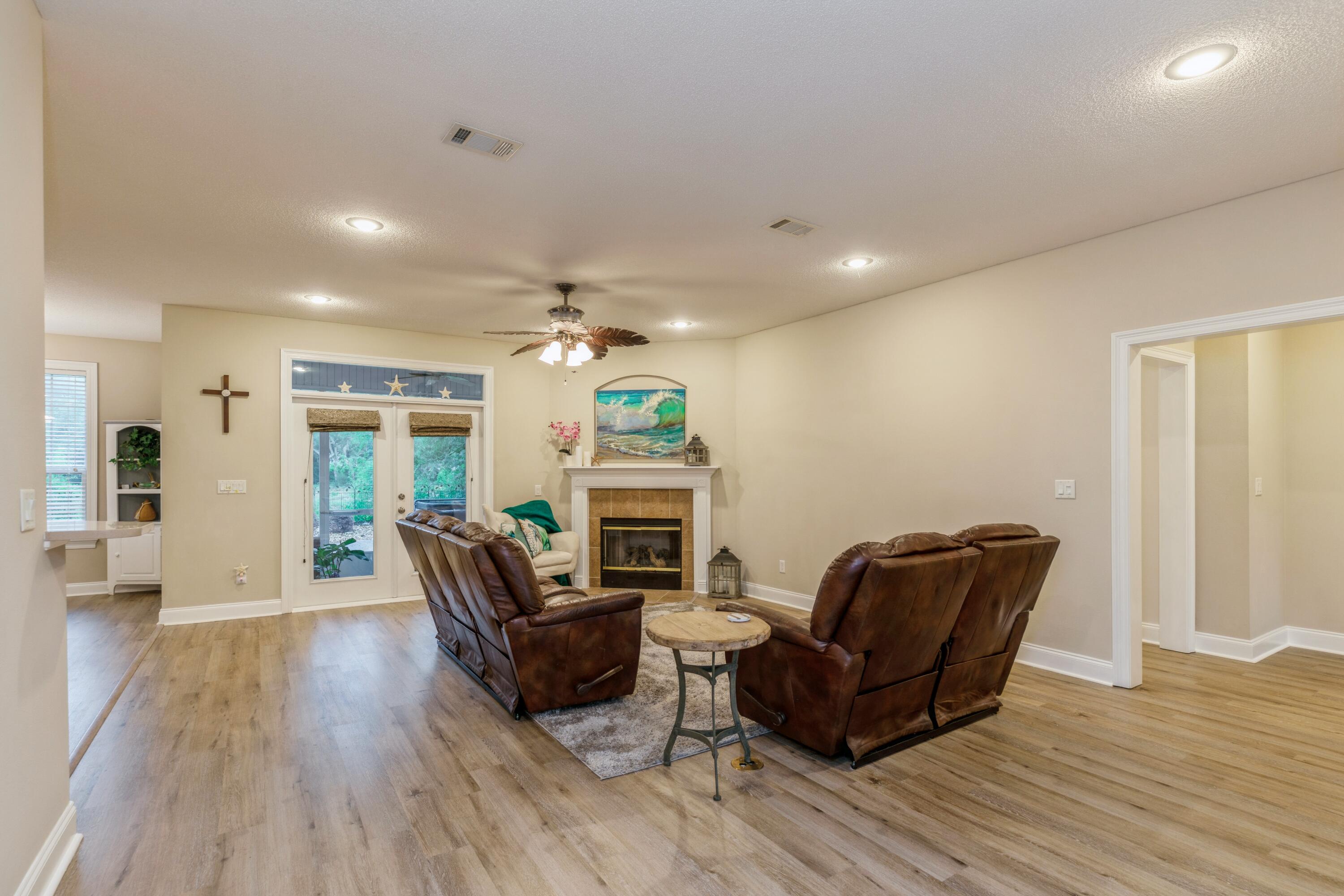FAIRWAY OAKS AT MAGNOLIA PLANTATION LOT 9 - Residential