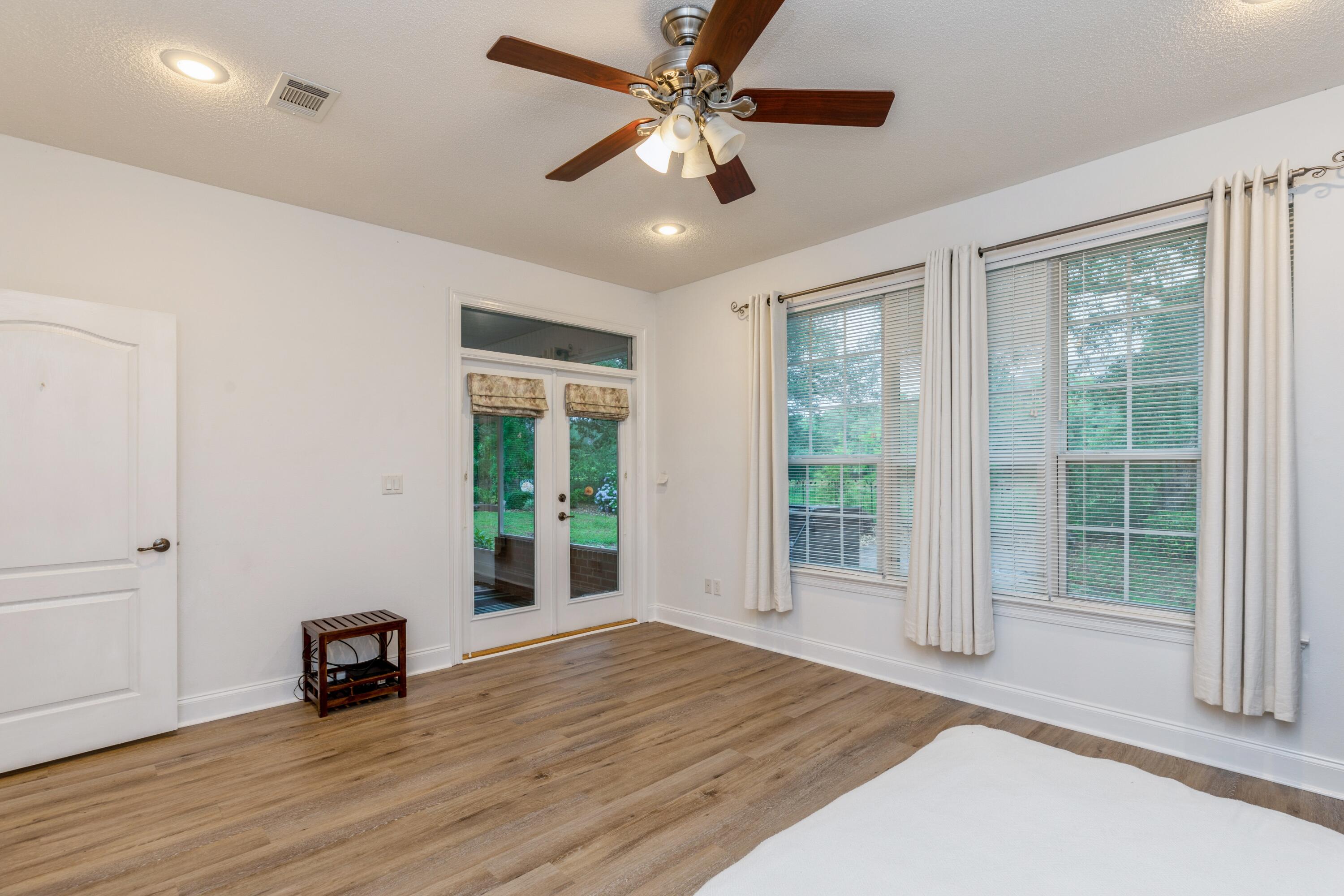 FAIRWAY OAKS AT MAGNOLIA PLANTATION LOT 9 - Residential