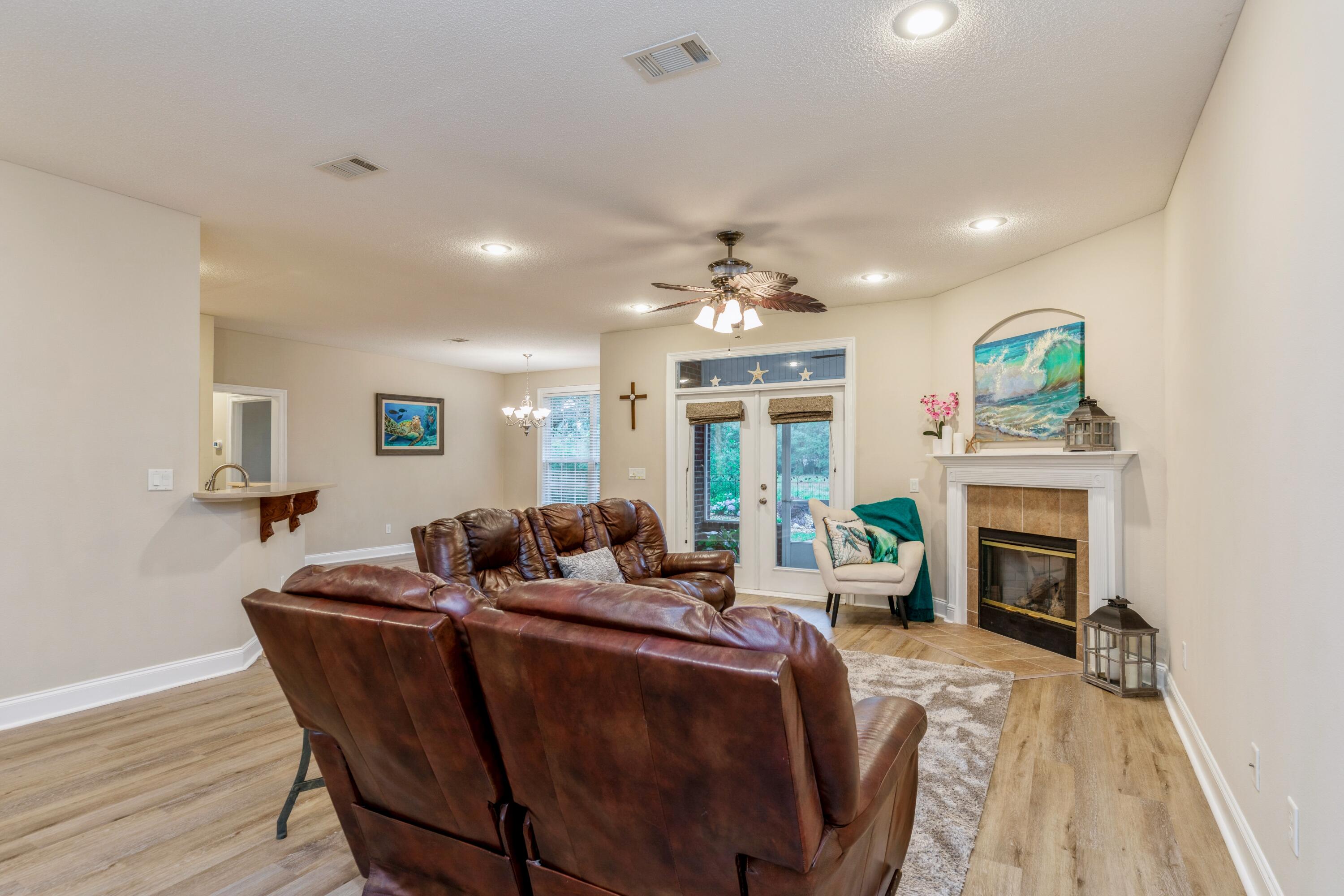 FAIRWAY OAKS AT MAGNOLIA PLANTATION LOT 9 - Residential